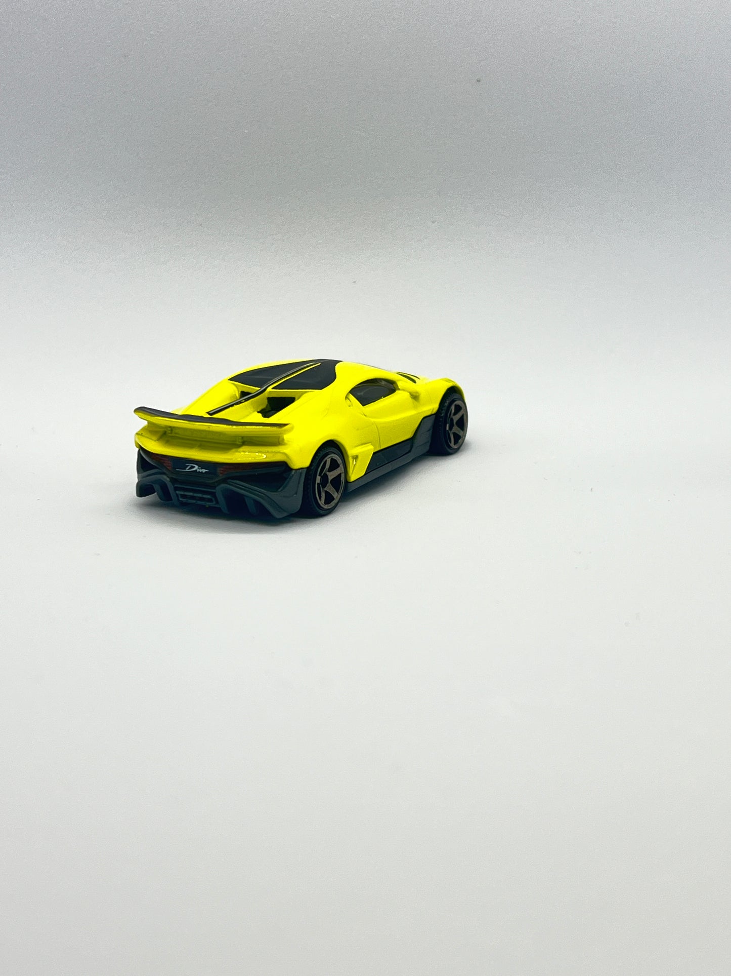 MATCHBOX - 2018 bugatti divo - Its Fun
