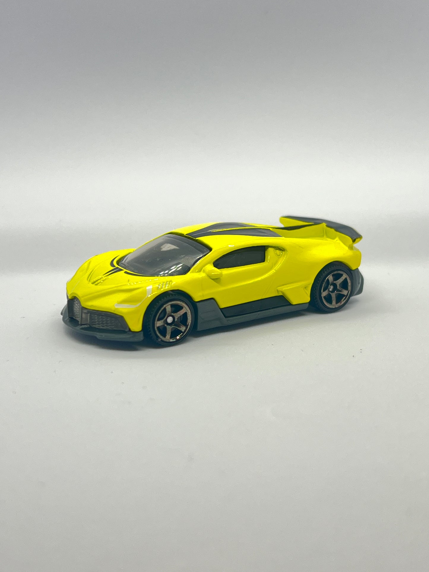 MATCHBOX - 2018 bugatti divo - Its Fun