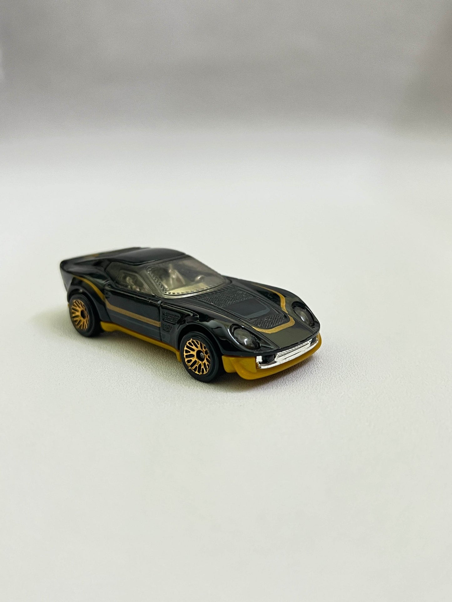 UNCARDED - EL SEGUNDO COUPE - Its Fun