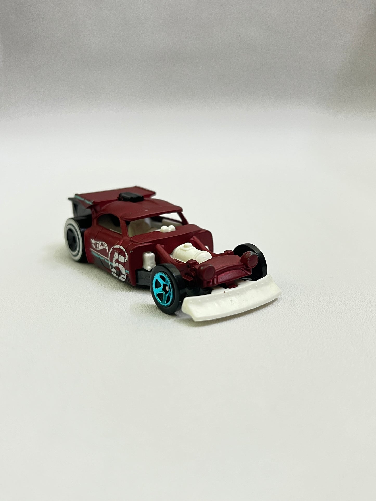 UNCARDED - MINOR PAINT ISSUE - ARISTO RAT