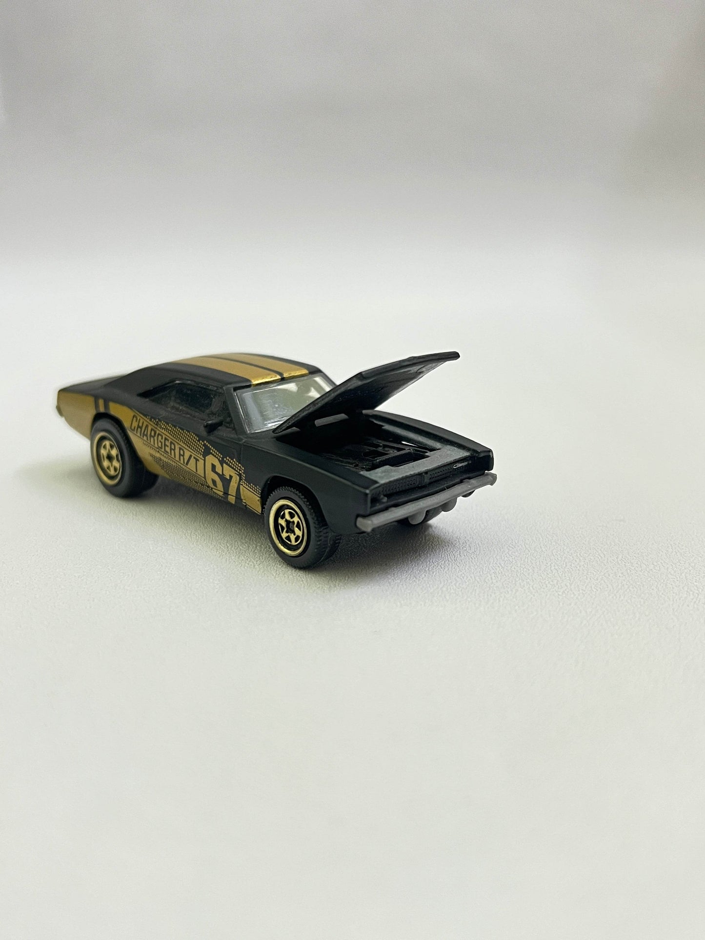 UNCARDED - MINOR PAINT ISSUE - MAJORETTE - DODGE CHARGER - Its Fun