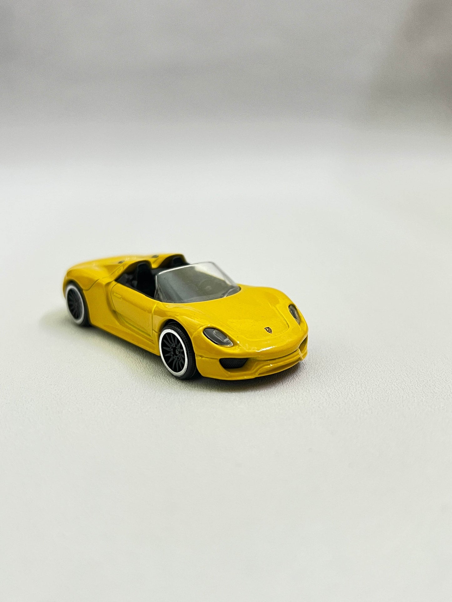 UNCARDED - MAJORETTE PORCHE 918 SPYDER - Its Fun