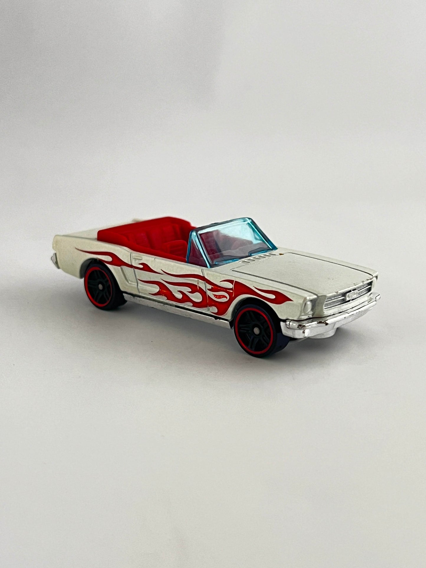 65 MUSTANG CONVERTIBLE - UNCARDED - MINT - Its Fun