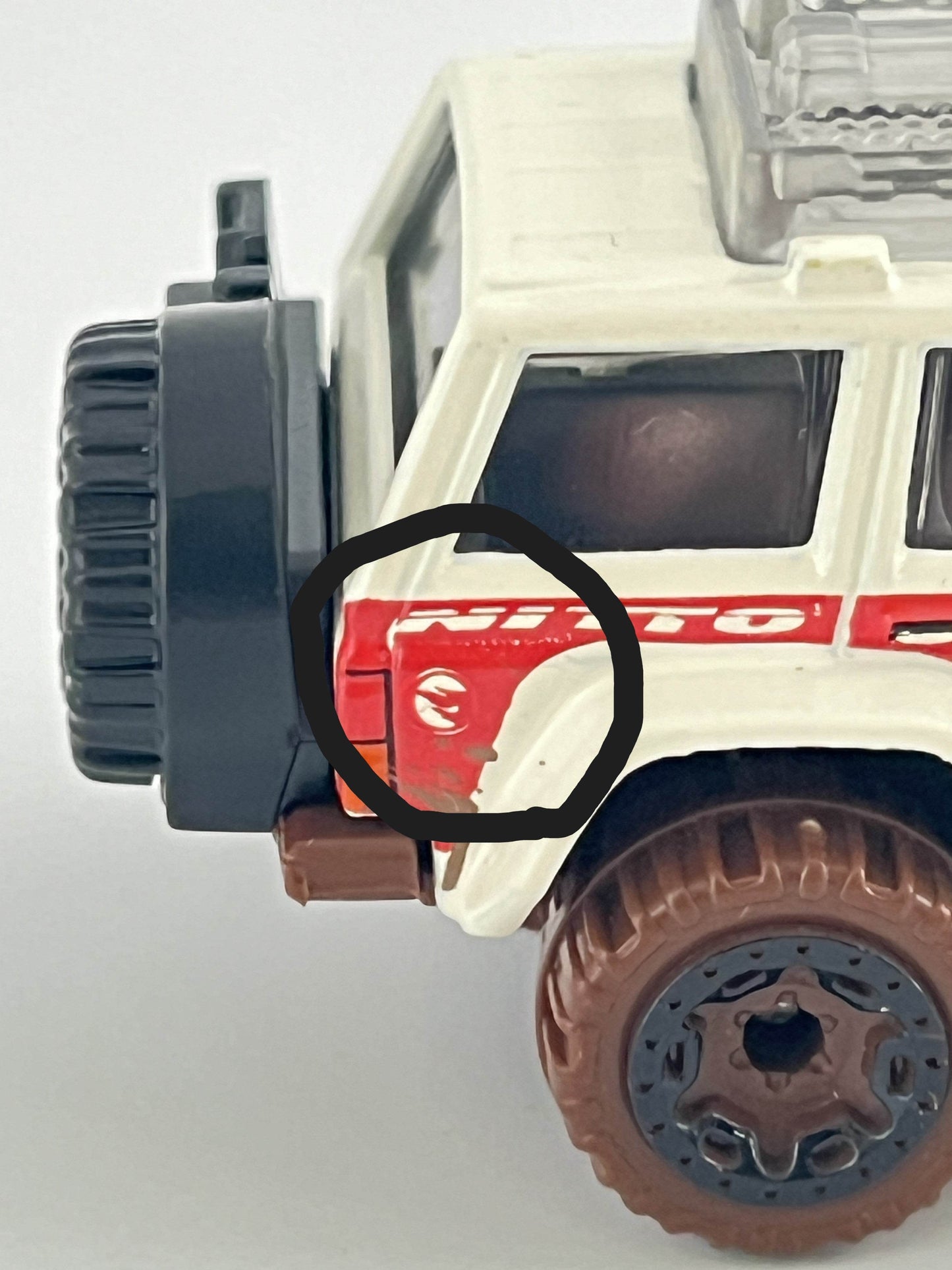 95 JEEP CHEROKEE - TREASURE HUNT - - UNCARDED - MINT - Its Fun