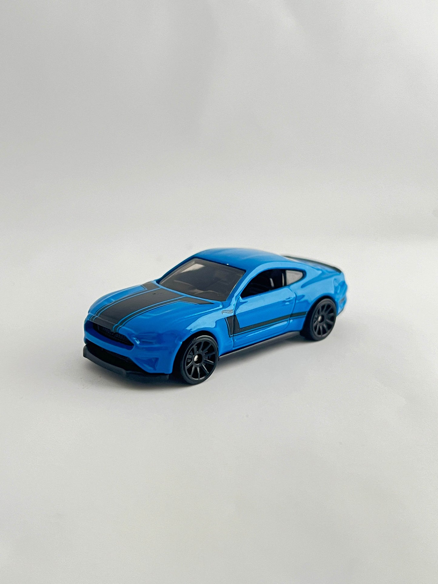 2018 F0RD MUSTANG GT- UNCARDED - MINT CONDITION - Its Fun