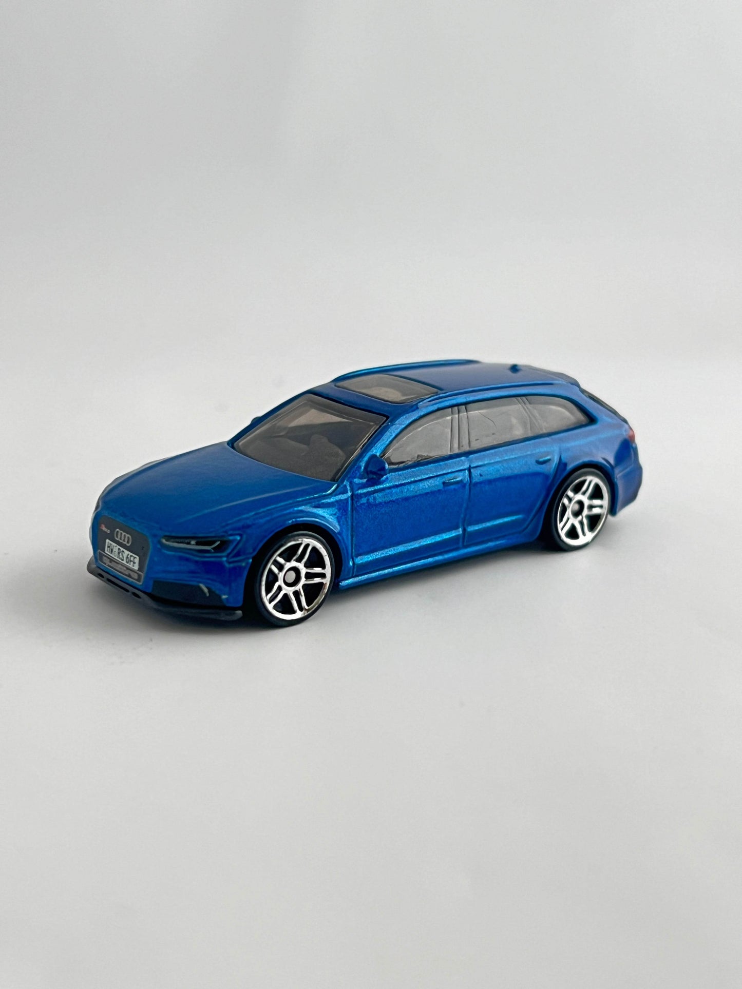 17 AUDI RS 6 AVANT - UNCARDED - MINT CONDITION - Its Fun