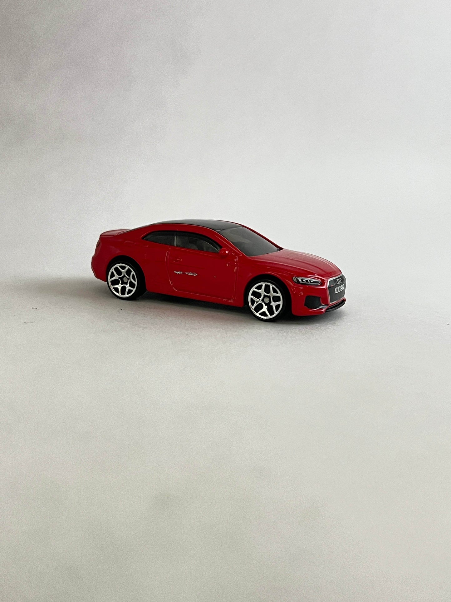 UNCARDED - PAINT ISSUE AS IN PIC - AUDI RS 5 COUPE - Its Fun