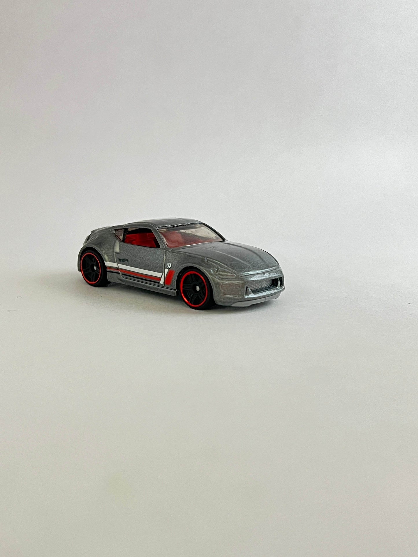 UNCARDED - NISSAN 370Z - GREY - Its Fun
