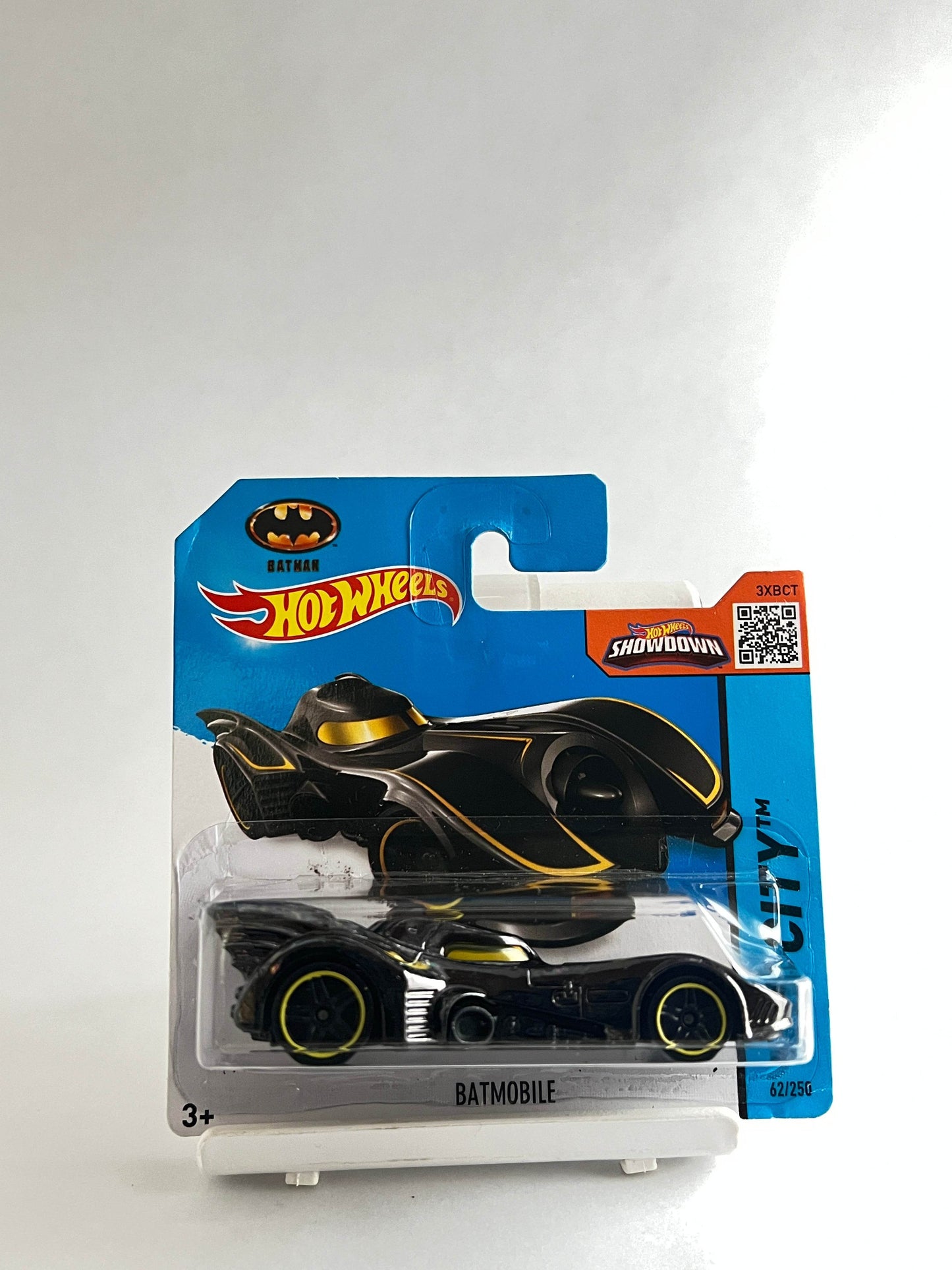 BATMOBILE - BLACK WITH YELLOW -SHORT CARD- 1B - Its Fun