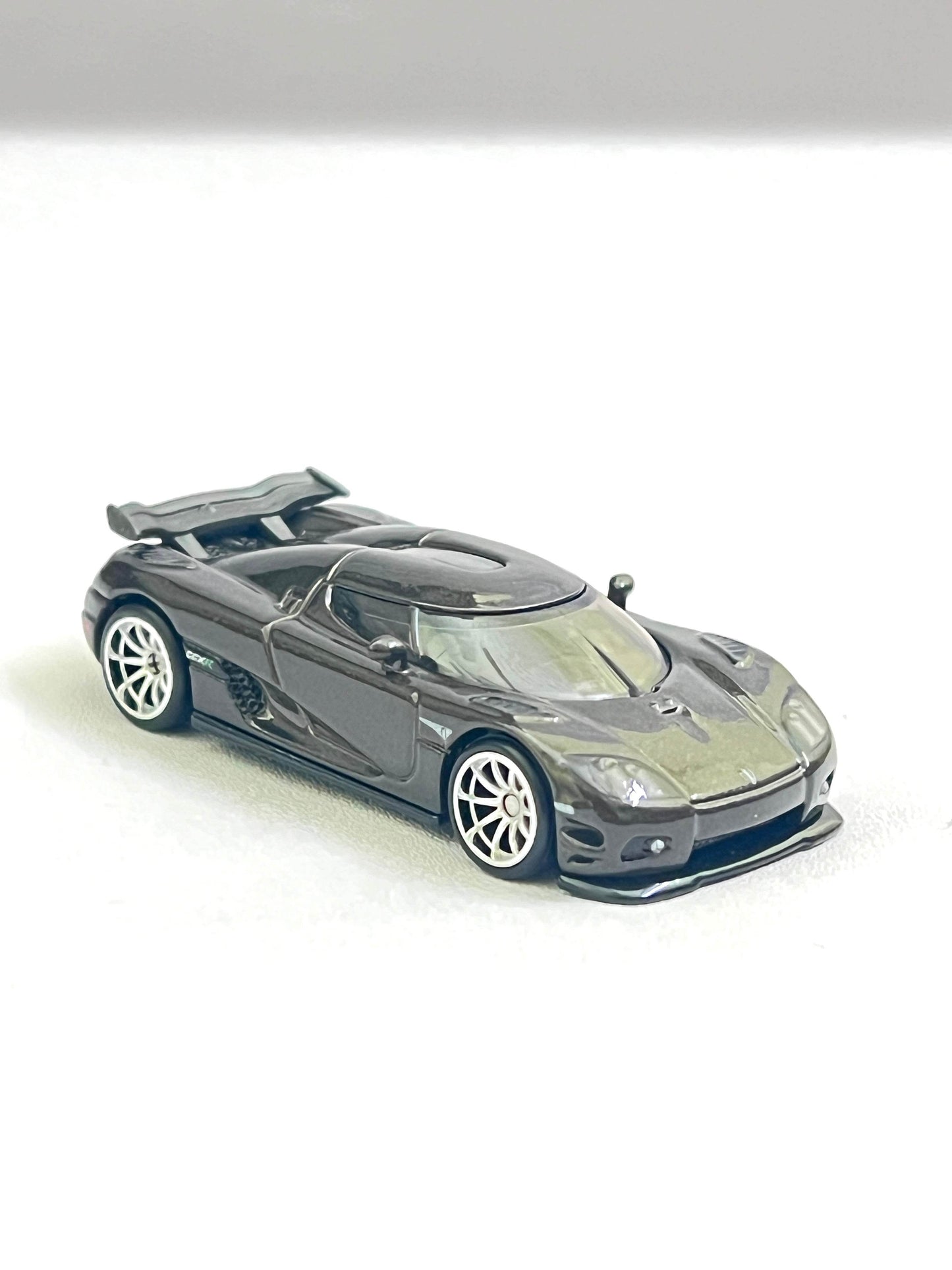 UNCARDED - HOTWHEELS PREMIUM - KOENIGSEGG CCXR - Its Fun