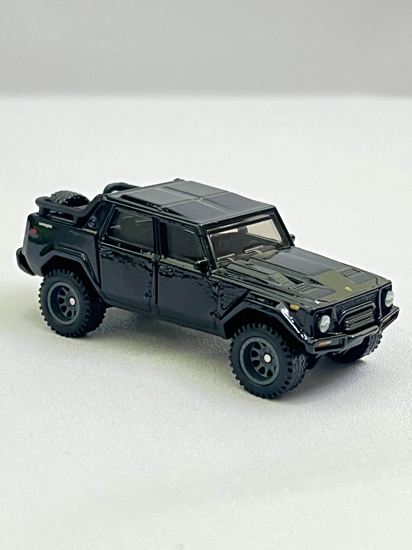 UNCARDED - HOTWHEELS PREMIUM - LAMBORGHINI LM002 - Its Fun