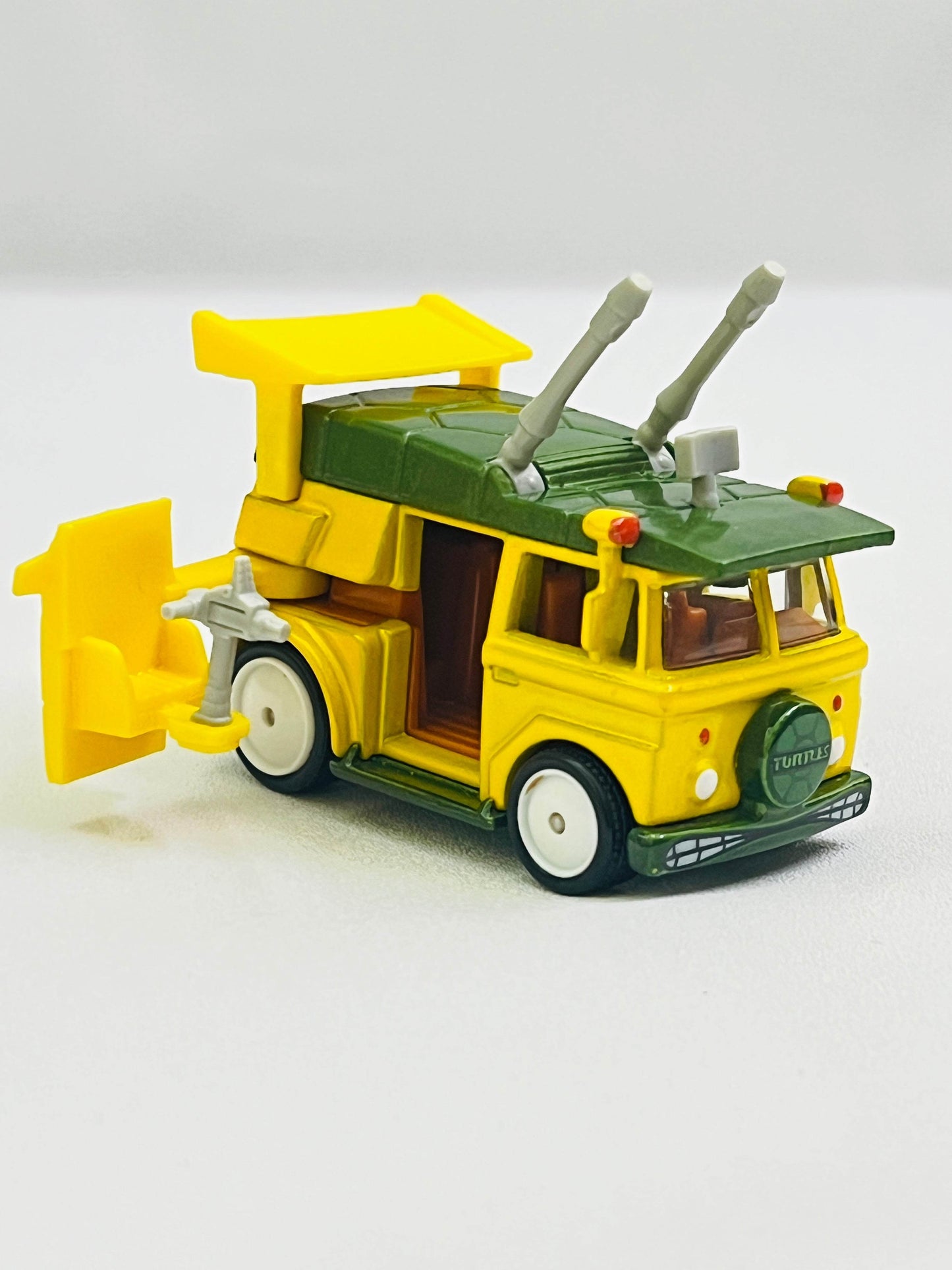 UNCARDED - HOTWHEELS PREMIUM - PARTY WAGON - Its Fun