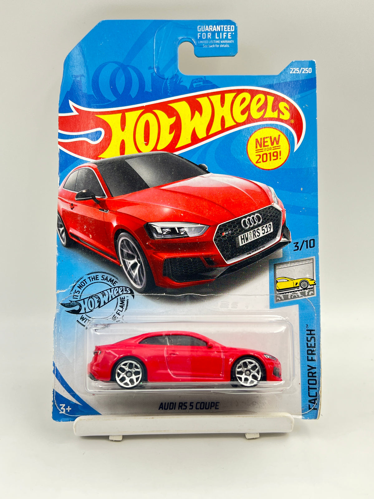 CREASED - IMPORTED - HOT WHEELS - AUDI RS 5 COUPE - 3D