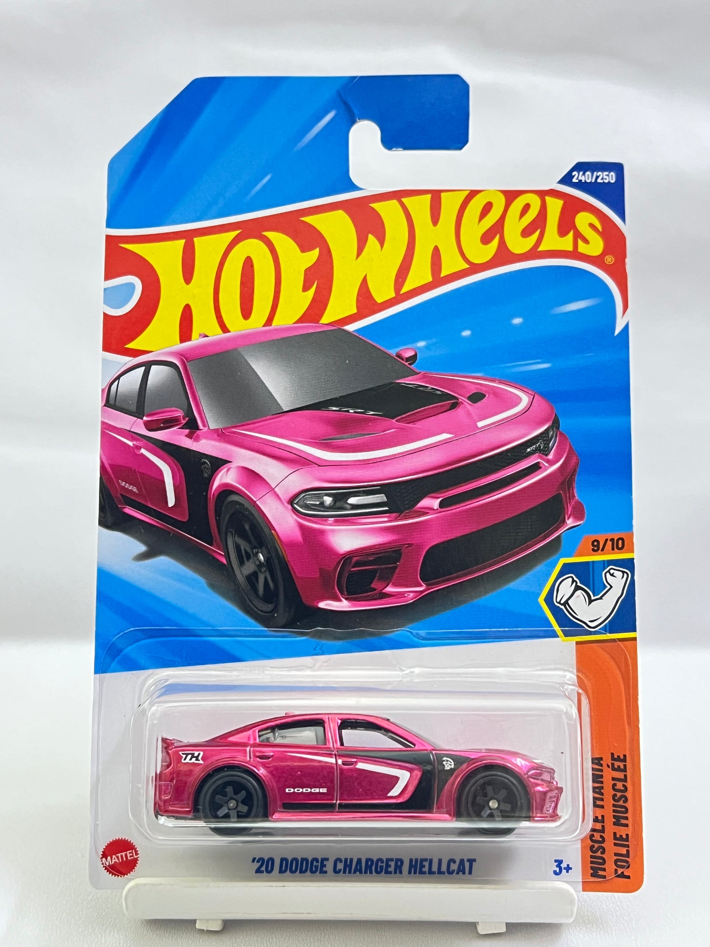 SUPER TREASURE HUNT - HOT WHEELS - 20 DODGE CHARGER HELLCAT - ZX1 - FREE PROTECTOR