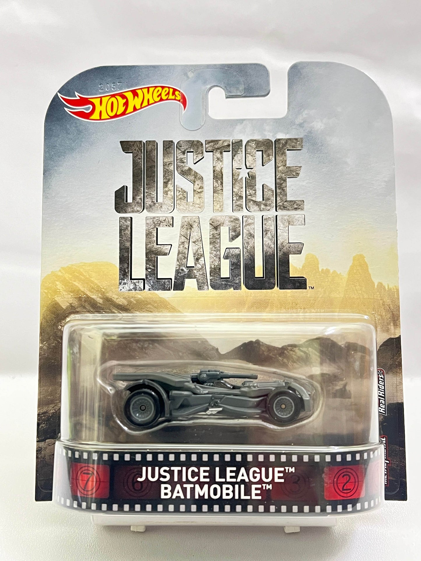 HOT WHEELS - PREMIUM - RETRO - JUSTICE LEAGUE BATMOBILE - 4C - Its Fun