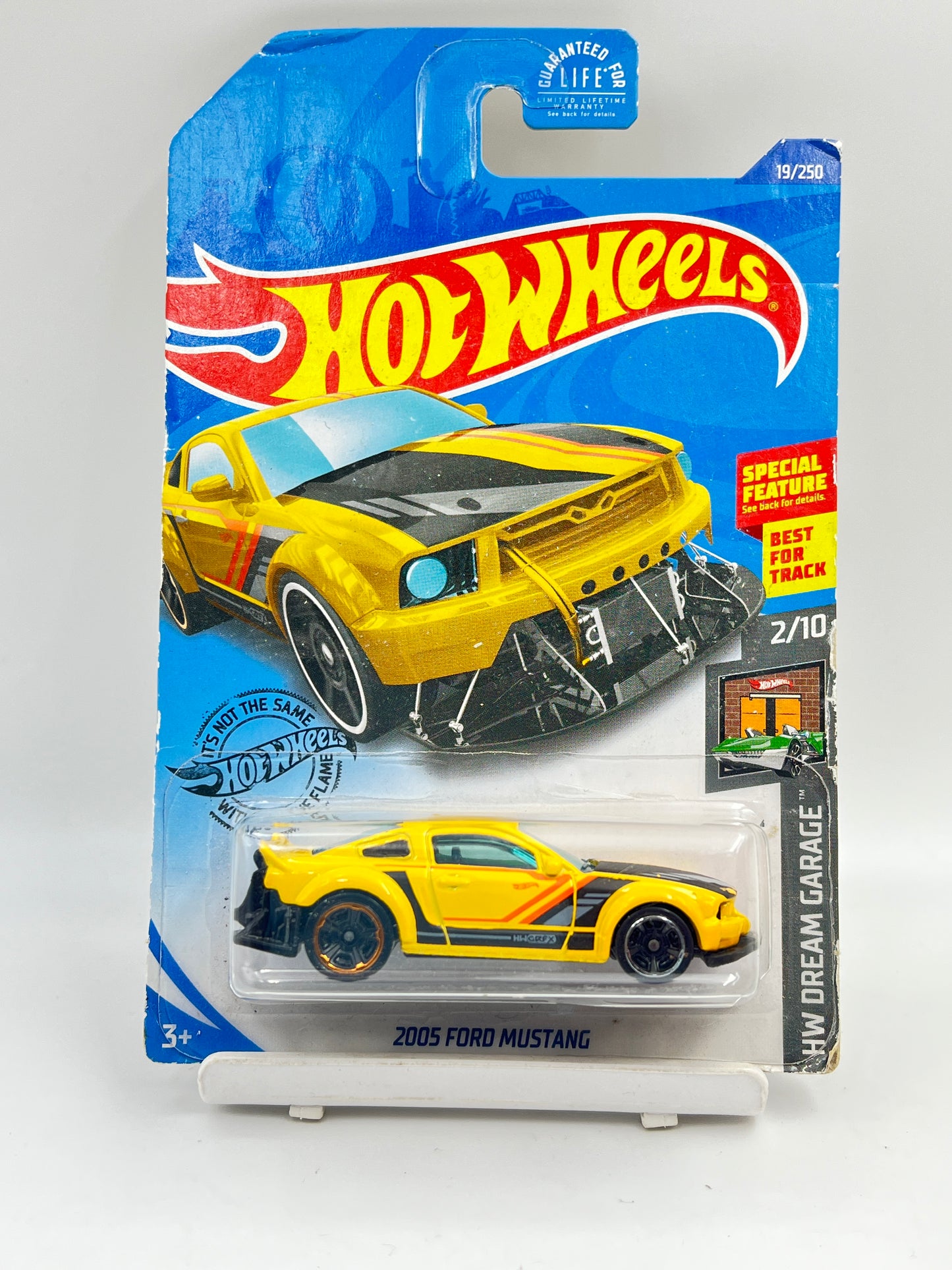 SOFT EDGES - IMPORTED - HOT WHEELS - 2005 FORD MUSTANG - C2