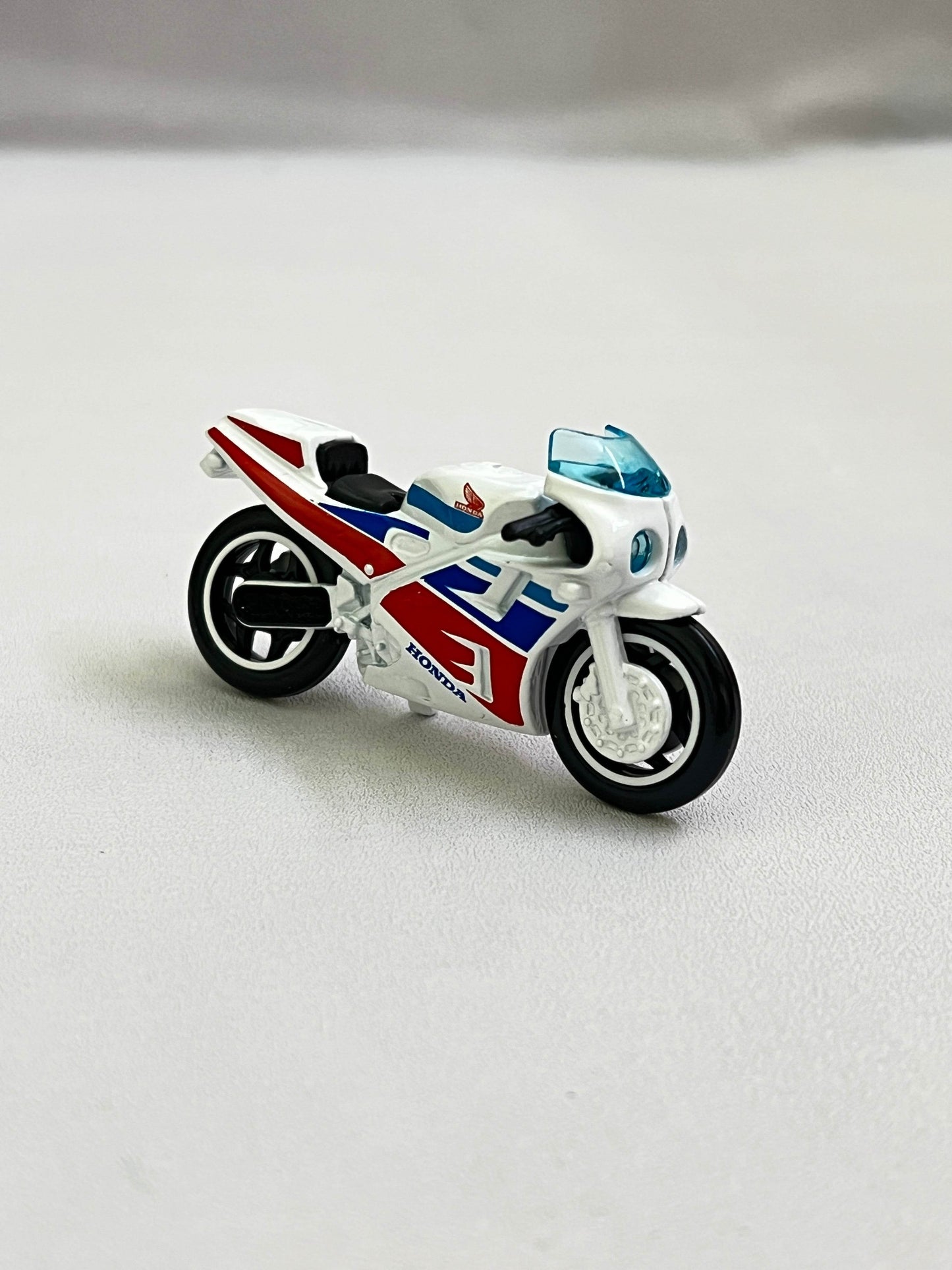 UNCARDED - HONDA VFR750R - Its Fun