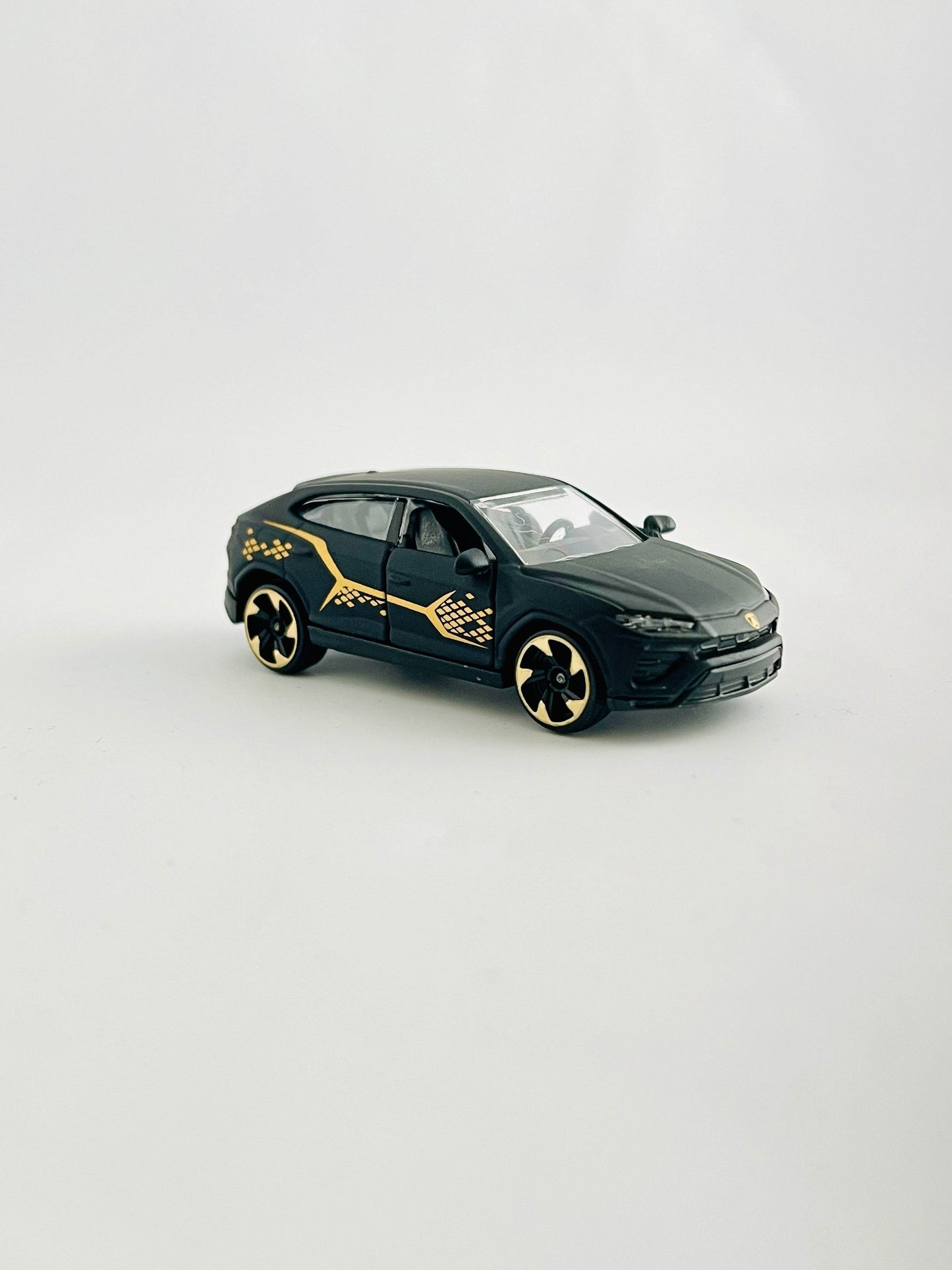 MAJORETTE - LAMBORGHINI URUS - MOVING PARTS - MINT - Its Fun