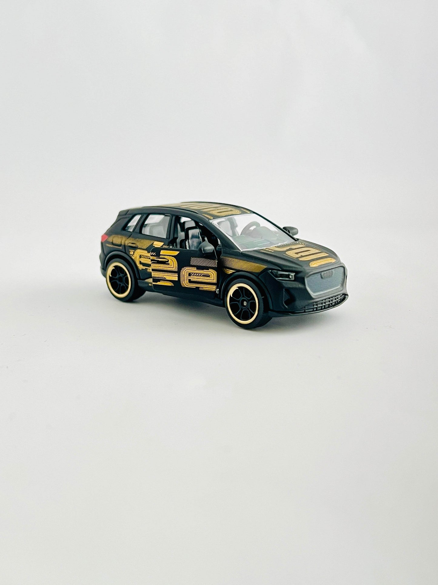 MAJORETTE AUDI Q4 E-TRON - Its Fun