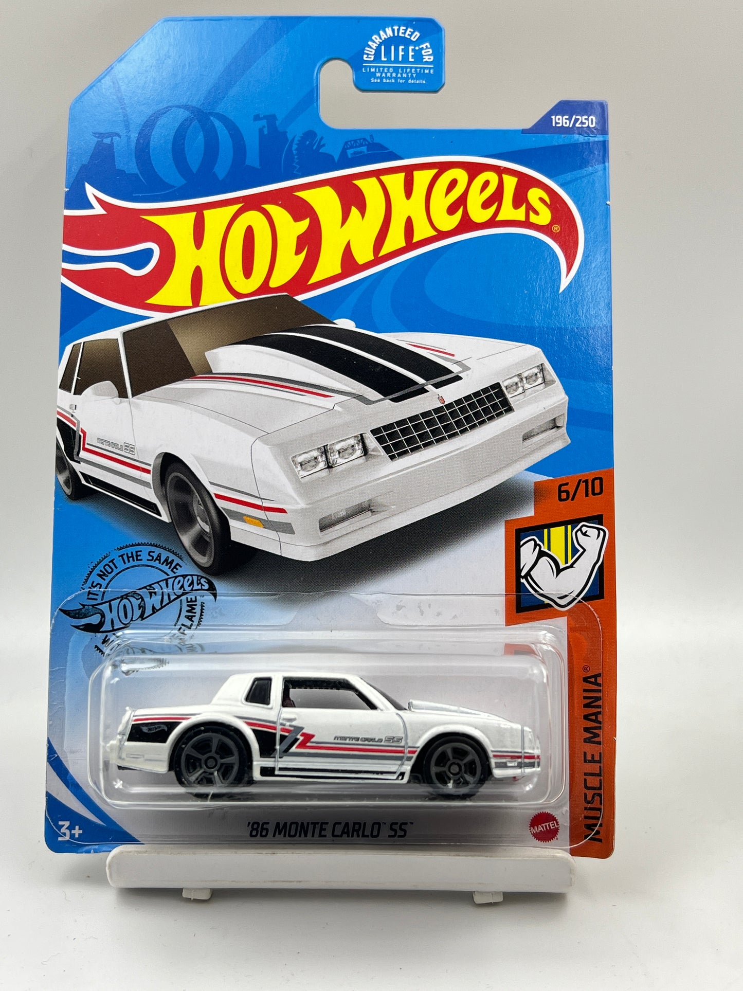 IMPORTED - HOT WHEELS - 86 MONTE CARLO SS - WHITE - 7A