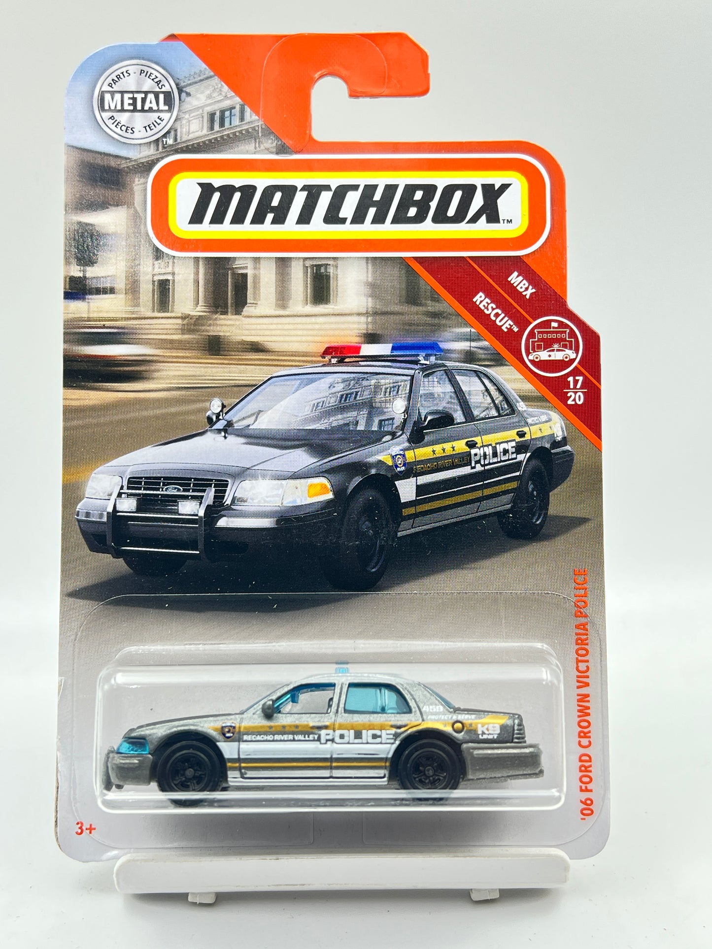 MATCHBOX - 06 FORD CROWN VICTORIA POLICE - ZX5