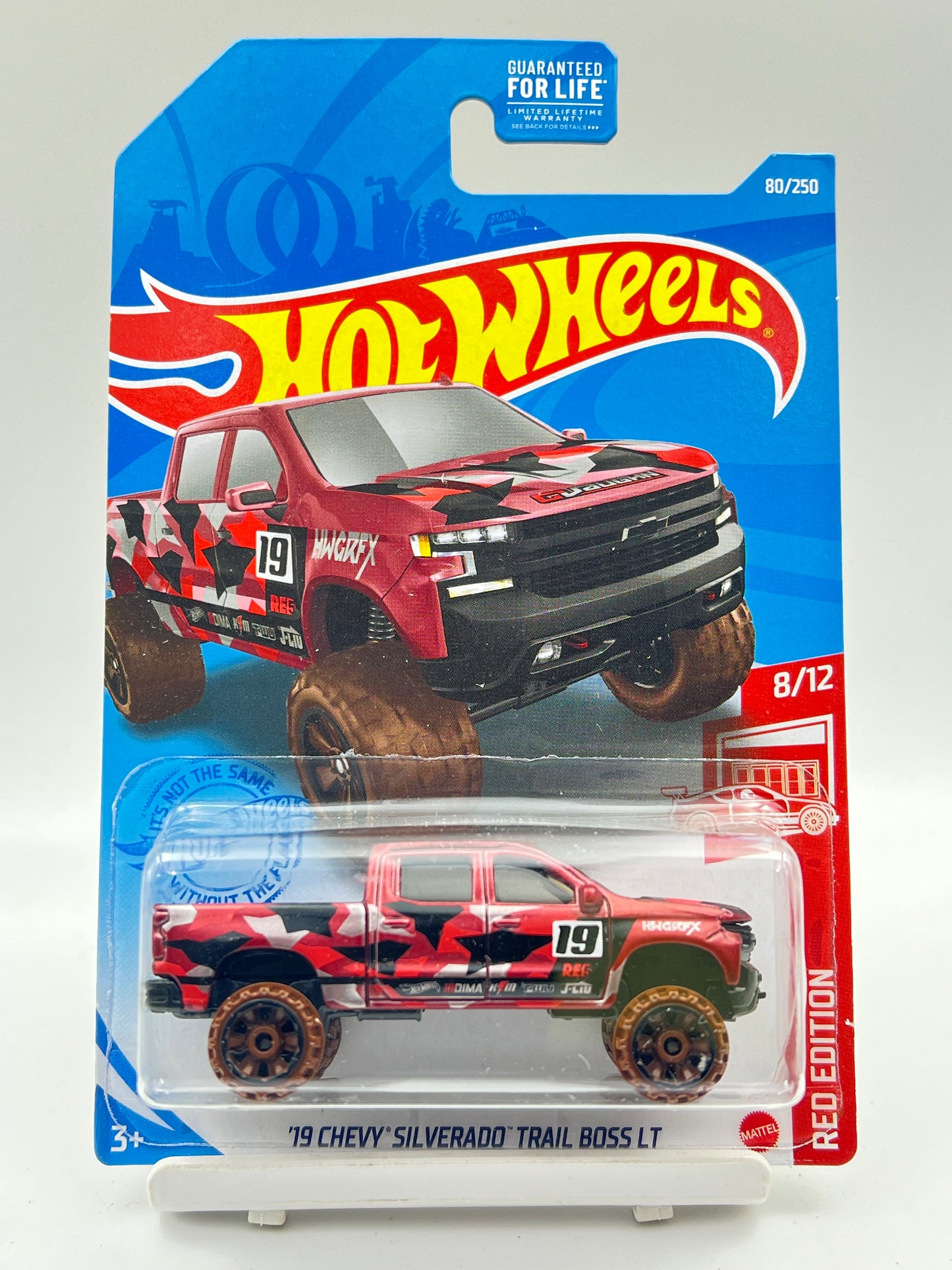 RED EDITION - TARGET EXCLUSIVE - MILD BLISTER SQUEEZE - 19 CHEVY SILVERADO TRAIL BOSS LT - 2E