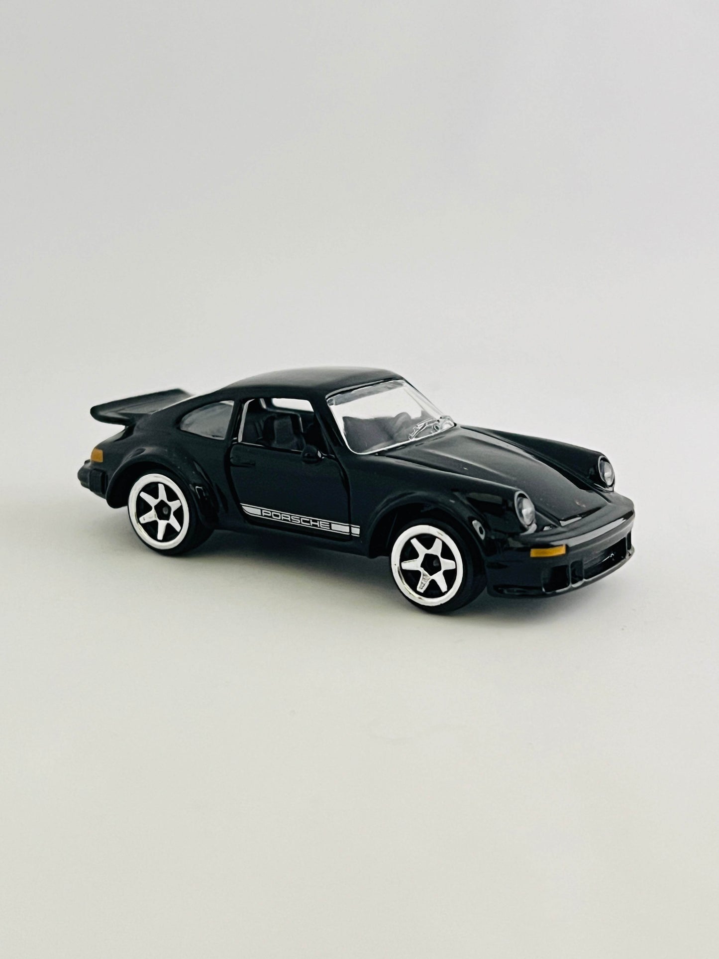 UNCARDED - MAJORETTE PORSCHE 934 BLACK - MOVING PARTS WITH FRONT SUSPENSION - Its Fun