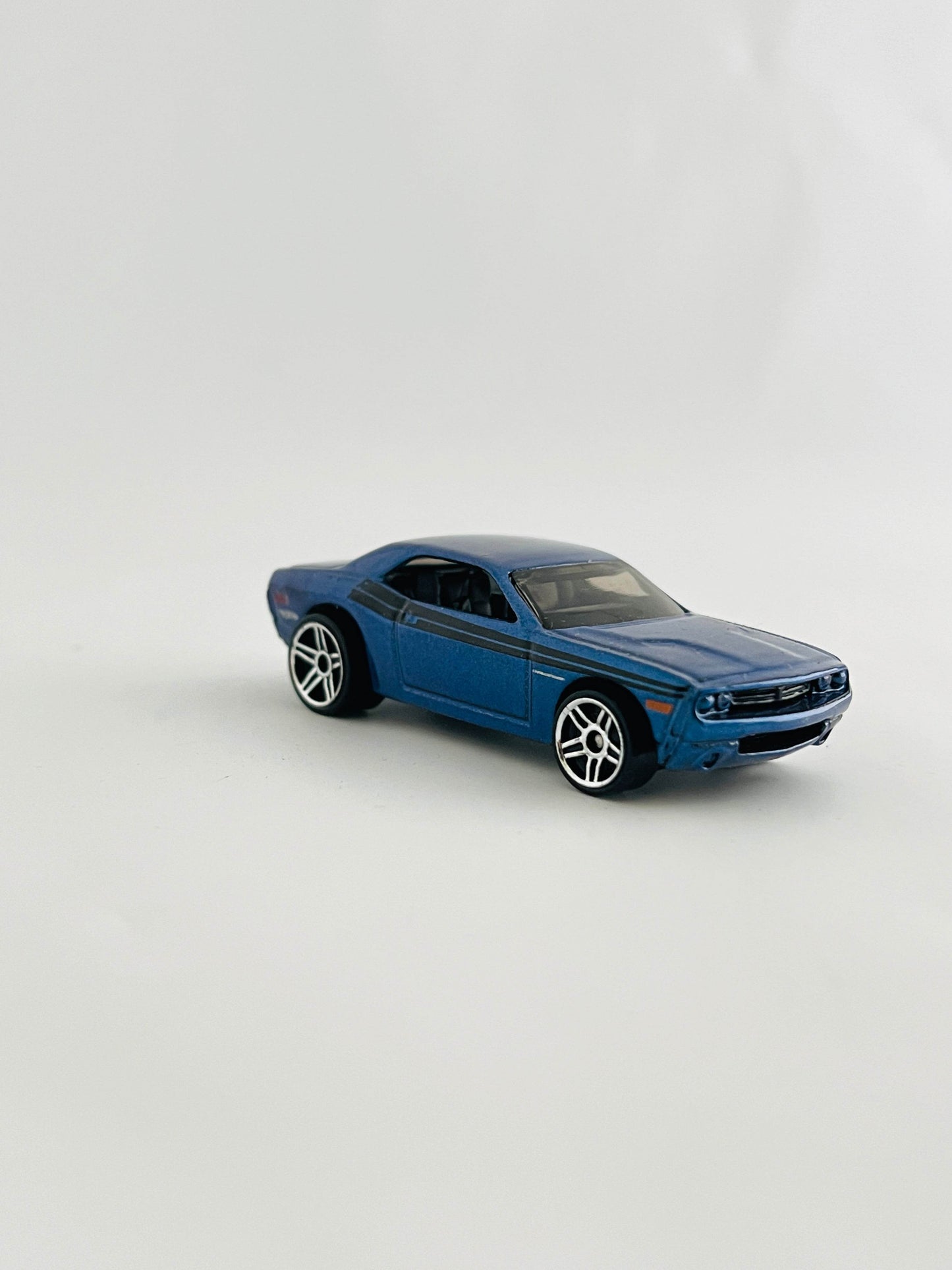 UNCARDED - DODGE CHALLENGER CONCEPT - Its Fun