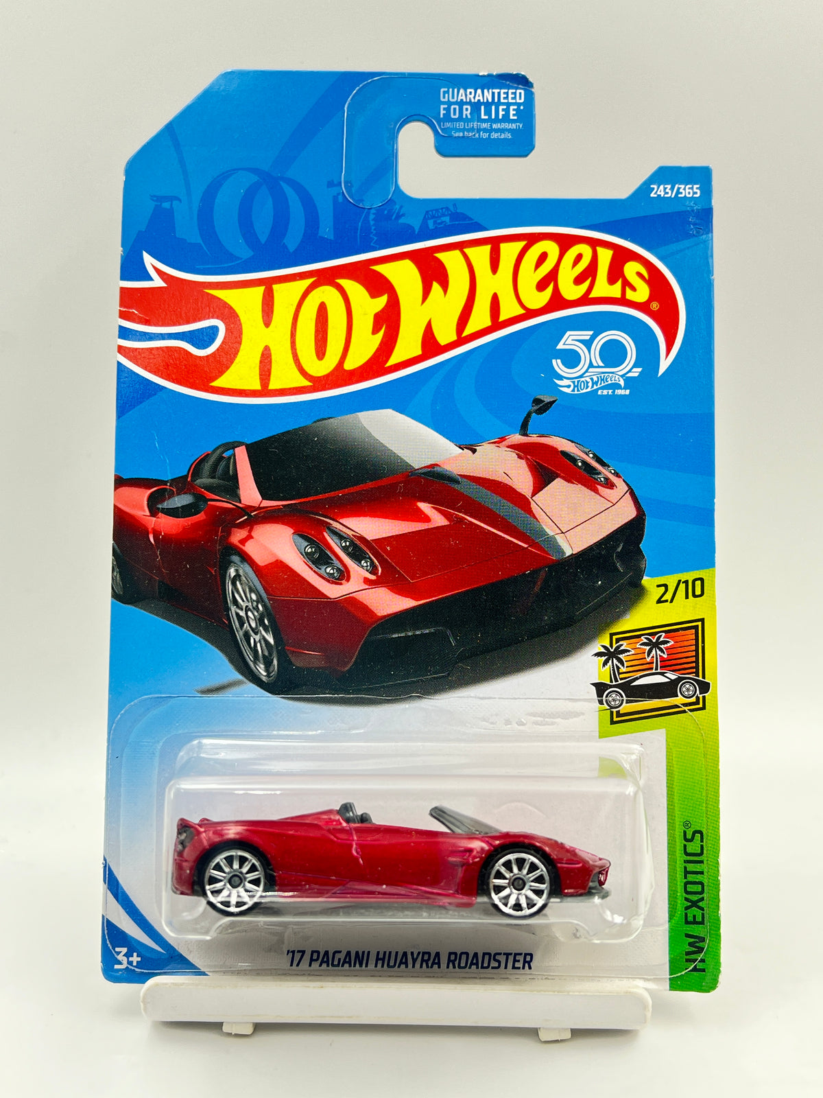 MILD CREASE - IMPORTED - HOT WHEELS - 17 PAGANI HUAYRA ROADSTER - RED - 3C