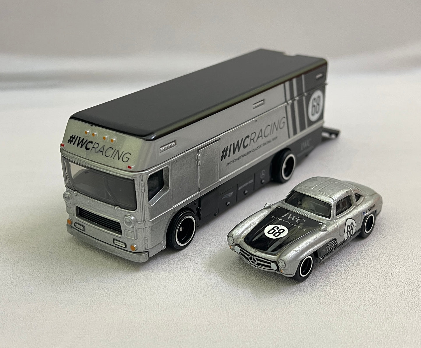 UNCARDED - MINT - MERCEDES BENZ 300SL / EURO HAULER