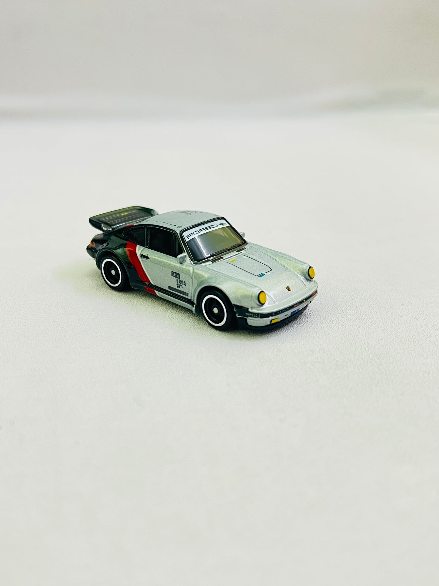 UNCARDED - PREMIUM - PORSCHE 930 - CYBERPUNK