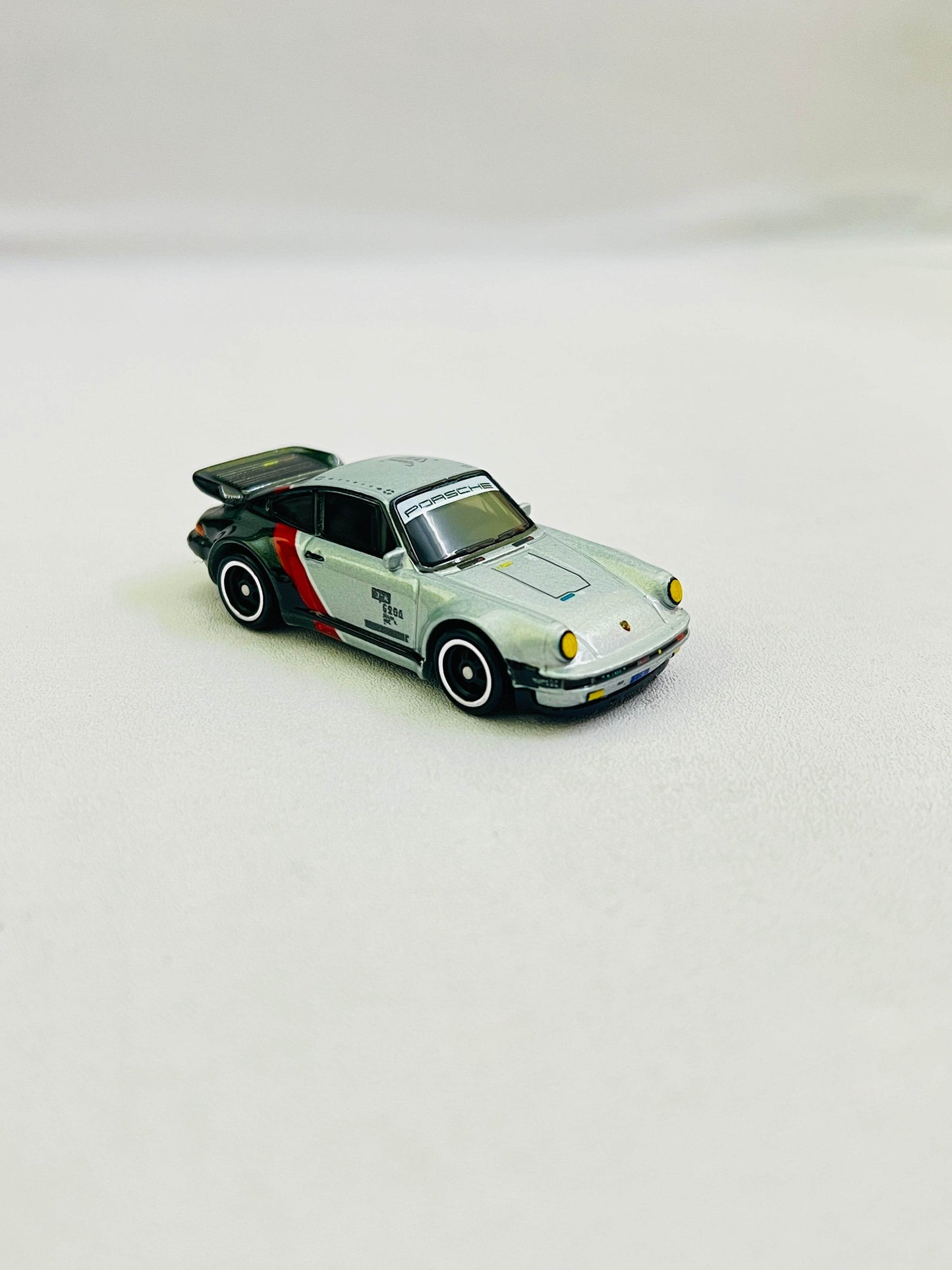 UNCARDED - PREMIUM - PORSCHE 930 - CYBERPUNK - Its Fun