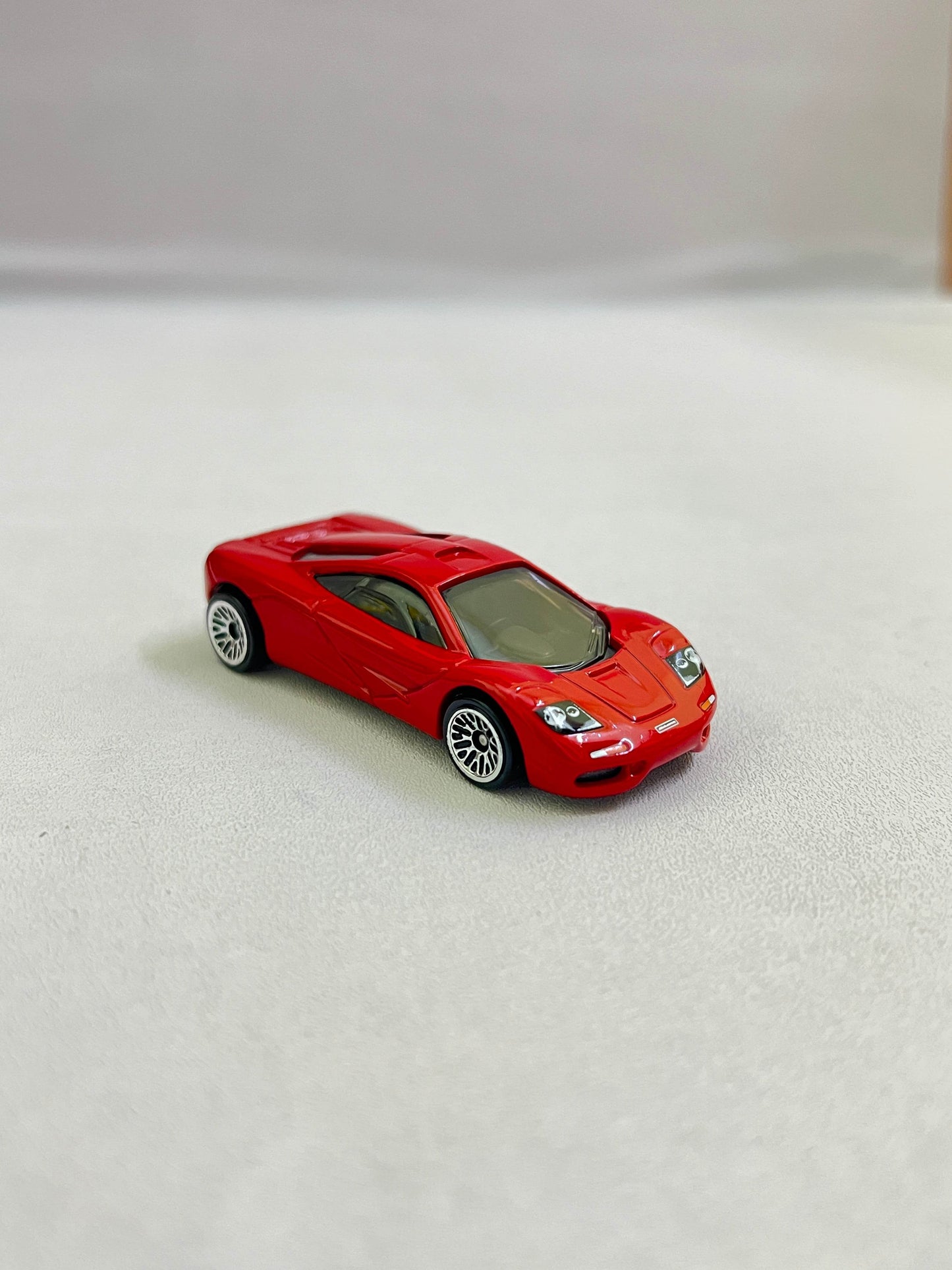 UNCARDED - MCLAREN F1 - RED - Its Fun