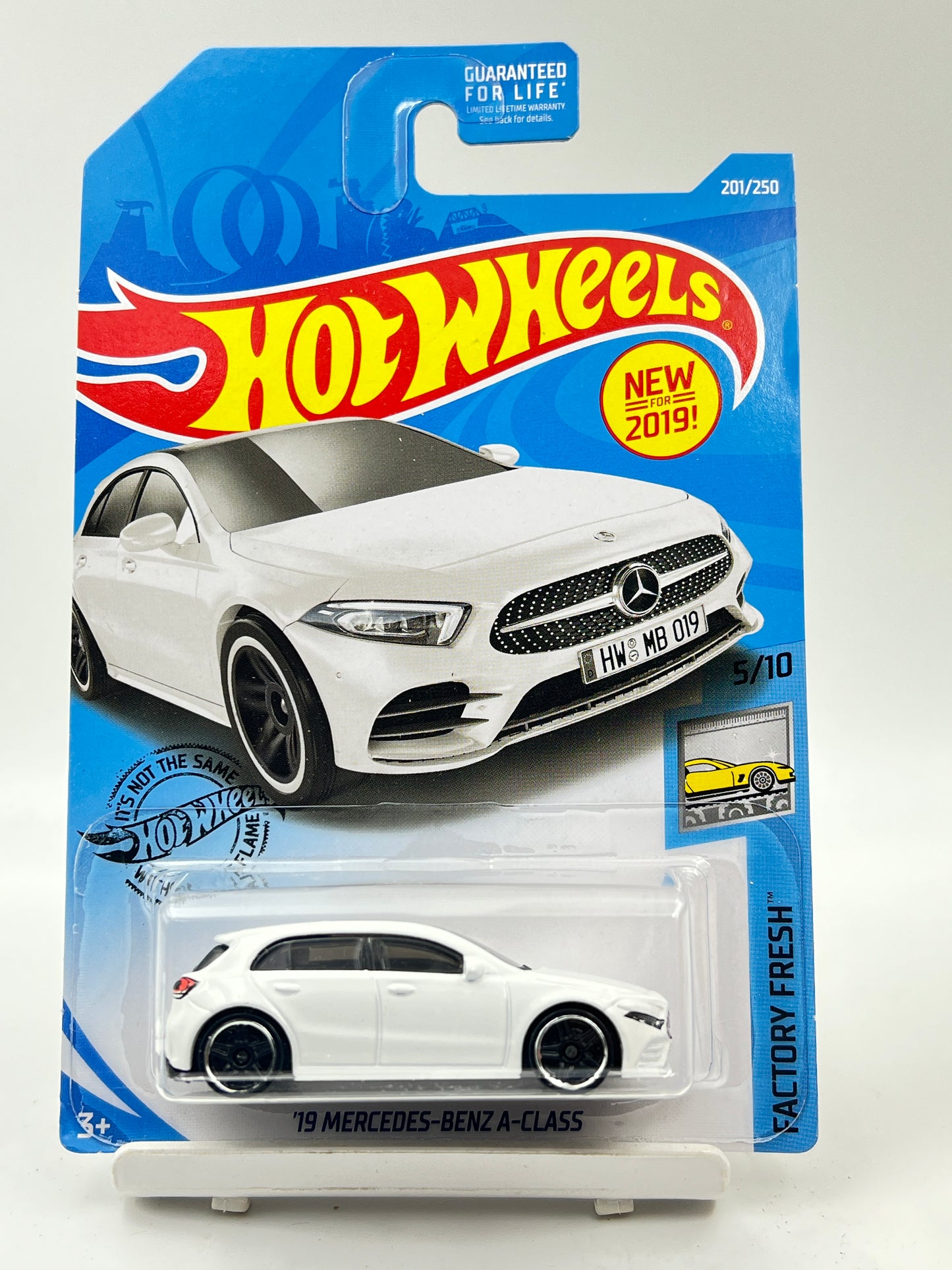 IMPORTED - HOT WHEELS - 19 MERCEDES BENZ A CLASS - WHITE - 9B