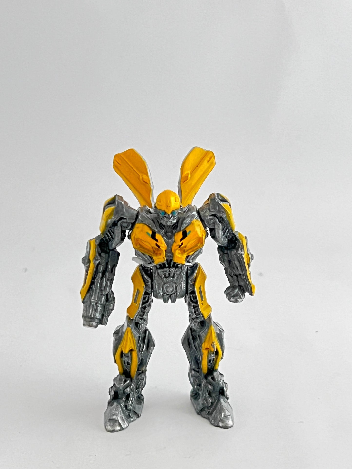 METAL TRANSFORMERS BUMBLEBEE FIGURINE - 6.5 cm HEIGHT. - Its Fun