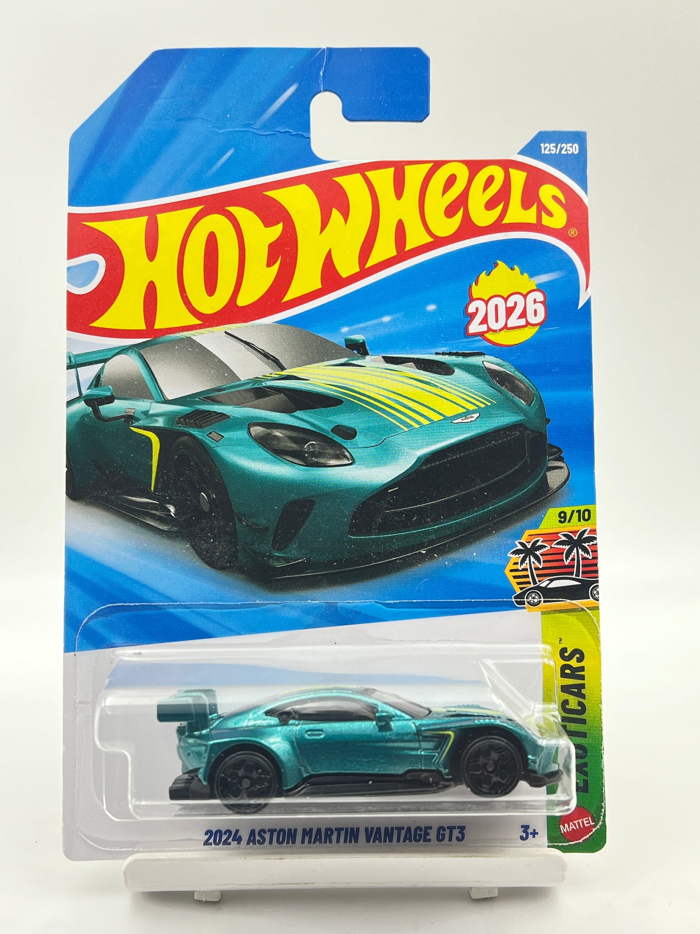 CREASED / HAIRLINE CRACK - HOT WHEELS - 2024 ASTON MARTIN VANTAGE GT3 - 6B