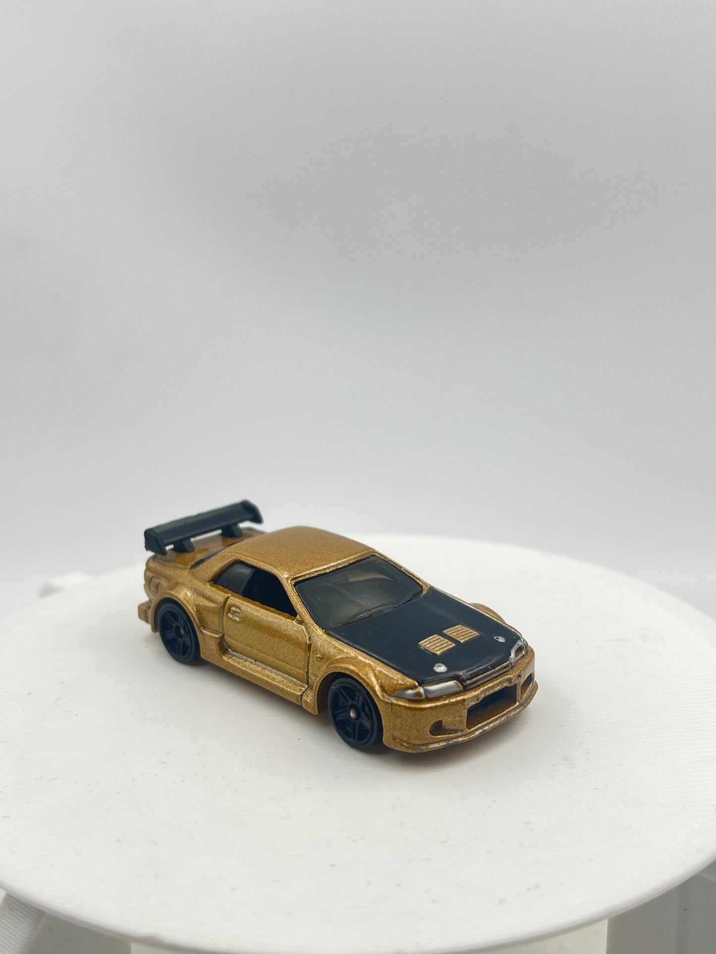 UNCARDED - NISSAN SKYLINE R32 - GOLD