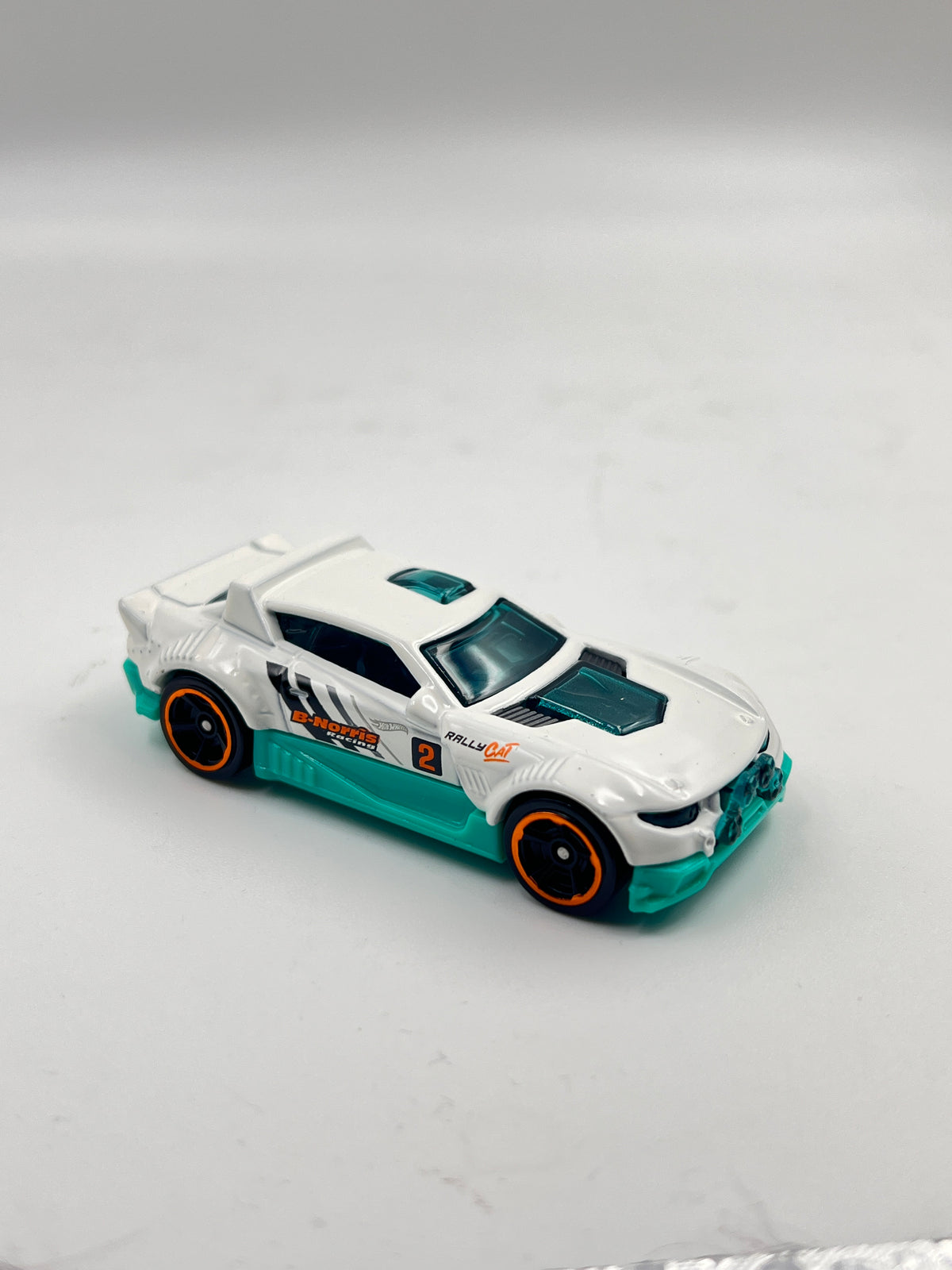 UNCARDED - HOT WHEELS - RALLY CAT