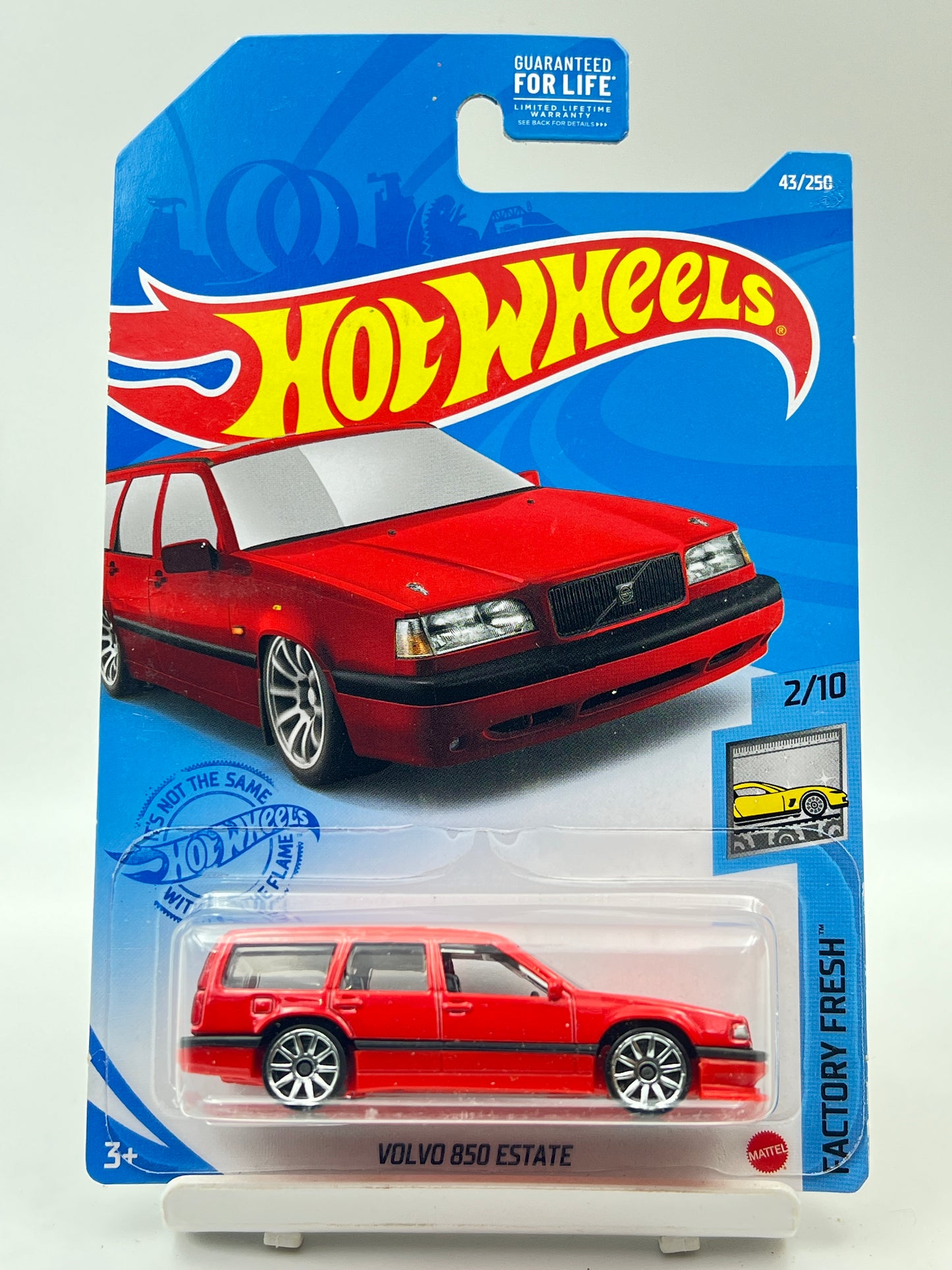 IMPORTED - HOT WHEELS - VOLVO 850 ESTATE - RED - 3E
