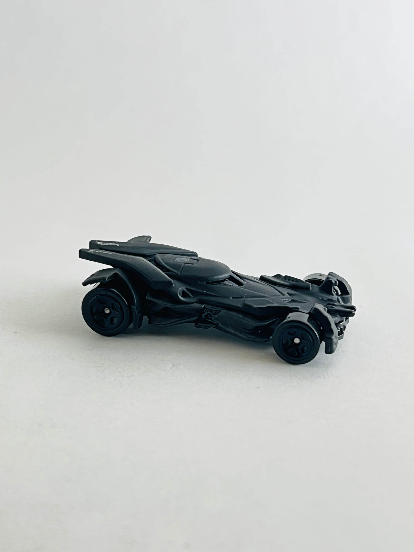UNCARDED - JUSTICE LEAGUE BATMOBILE - Its Fun