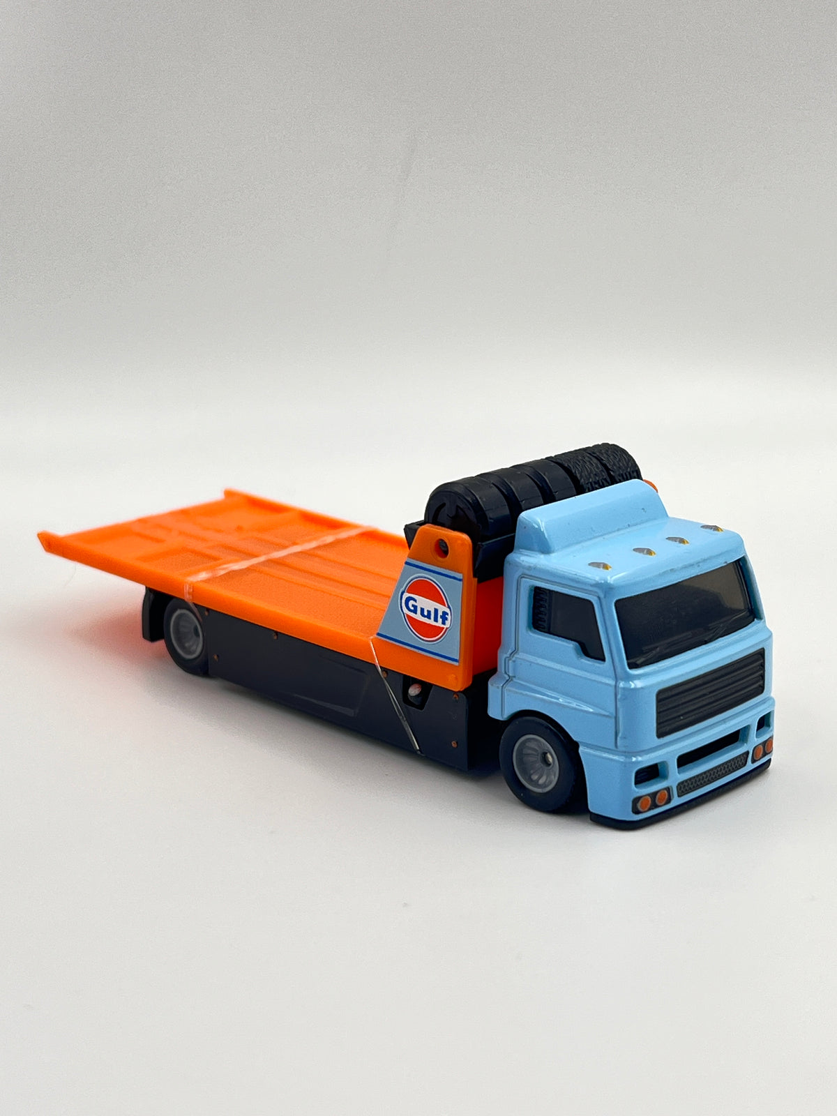 UNCARDED - HOT WHEELS - PREMIUM - FLEET STREET - TRUCK - GULF