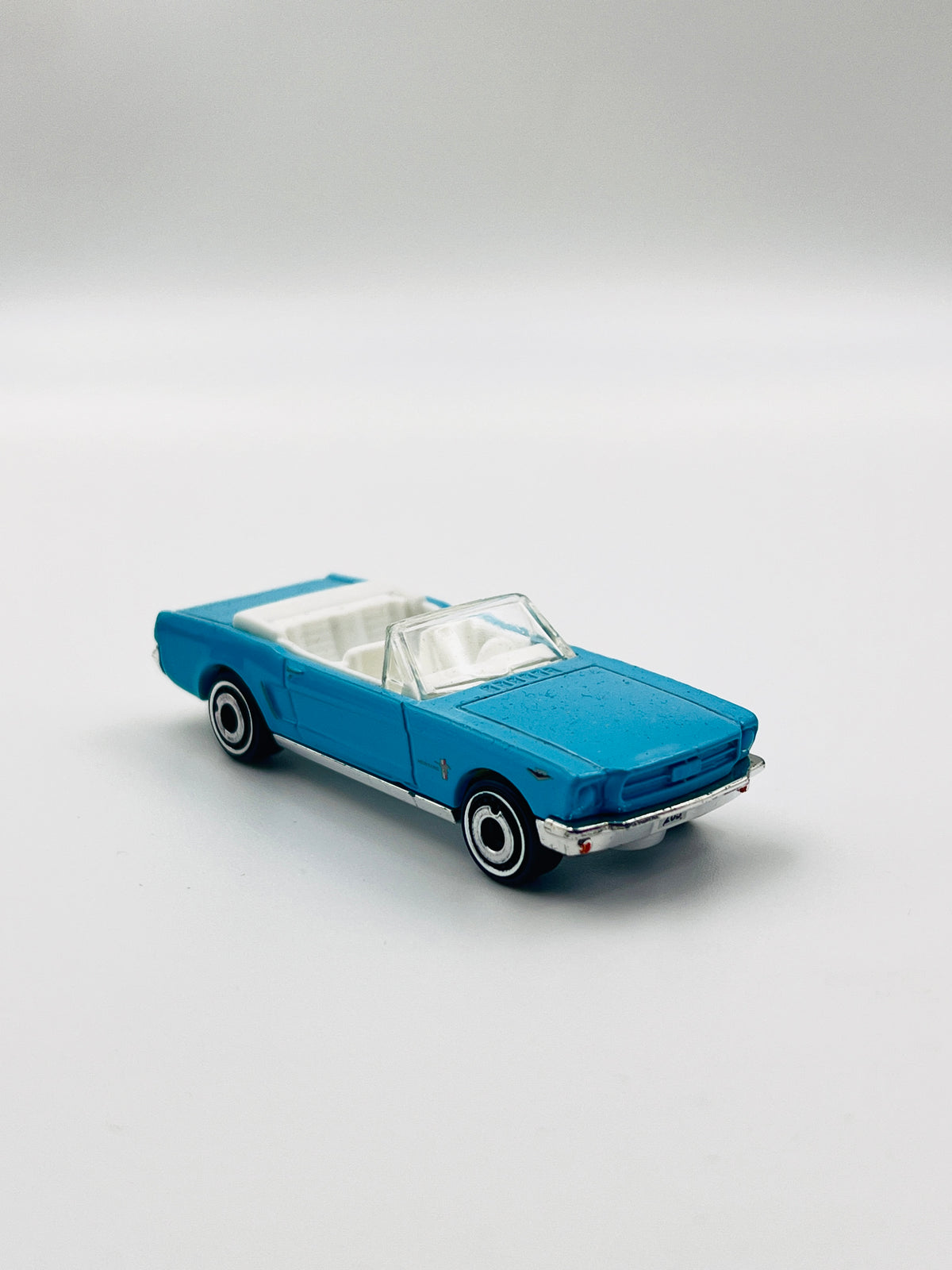 UNCARDED - 65 MUSTANG CORVETTE - 007