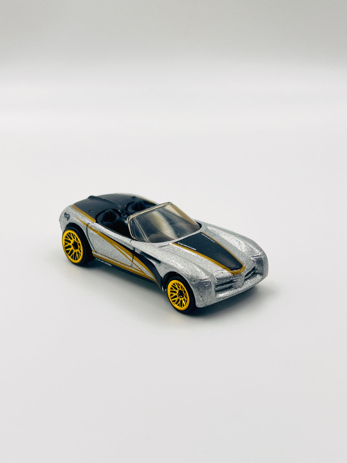 UNCARDED - FULL METAL - HOT WHEELS - DODGE CONCEPT CAR