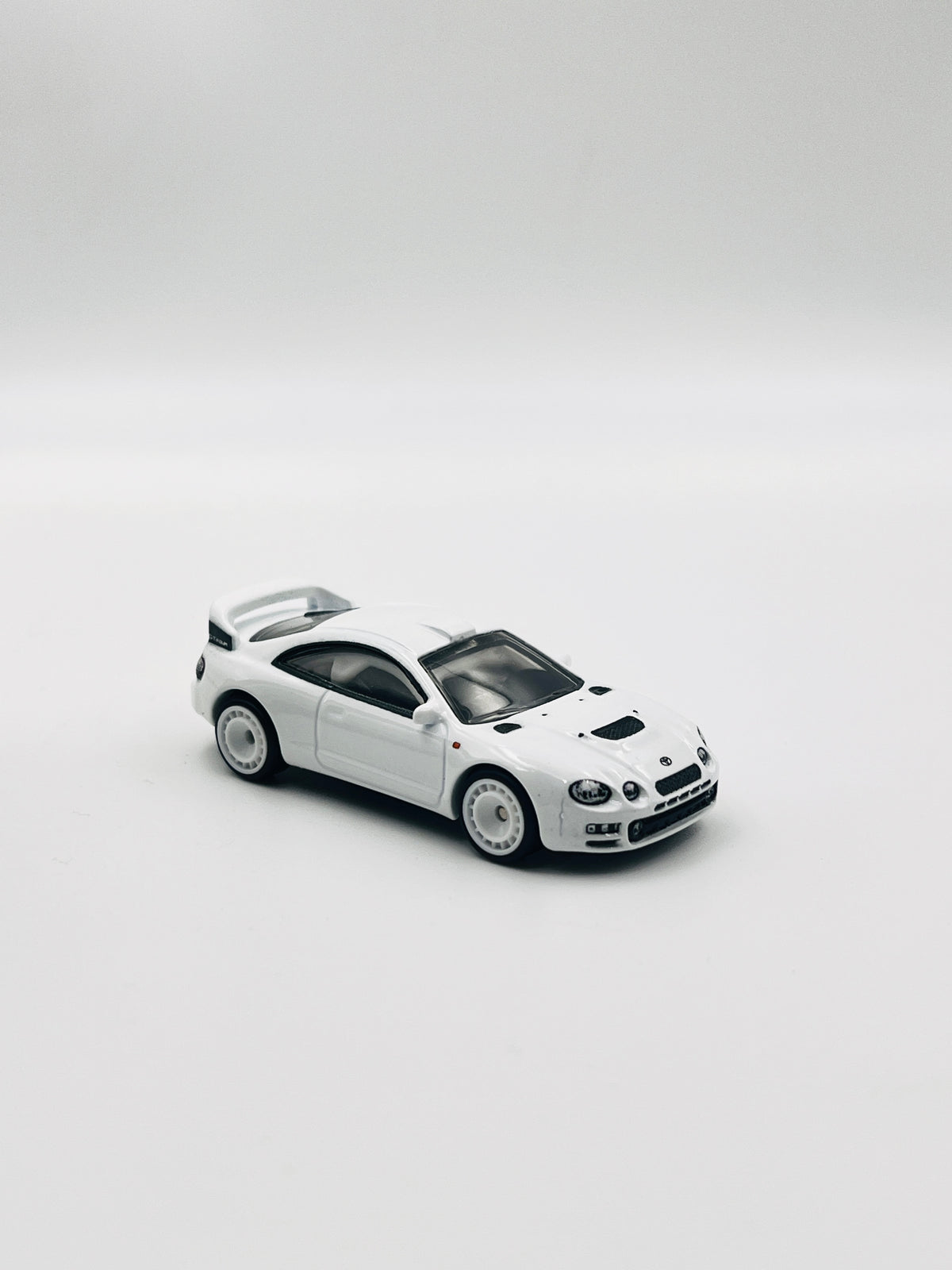 UNCARDED (FULL METAL / RUBBER WHEELS ) - HOT WHEELS - PREMIUM - 1995 TOYOTA CELICA GT-FOUR