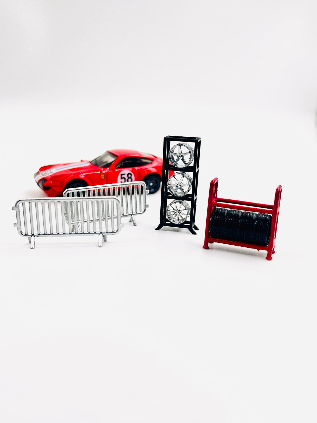 4 PIECES MINIATURE DIAROMA ACCESSORIES AS COMBO PACK (WITHOUT CAR)