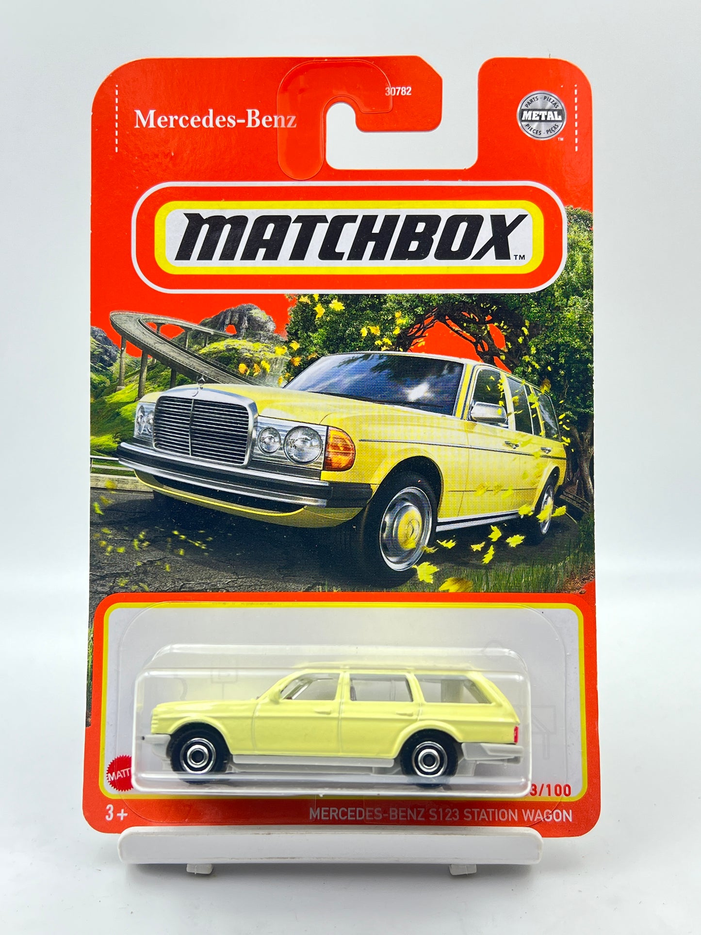 MATCHBOX - MERCEDES BENZ S123 WAGON - YELLOW - 1A