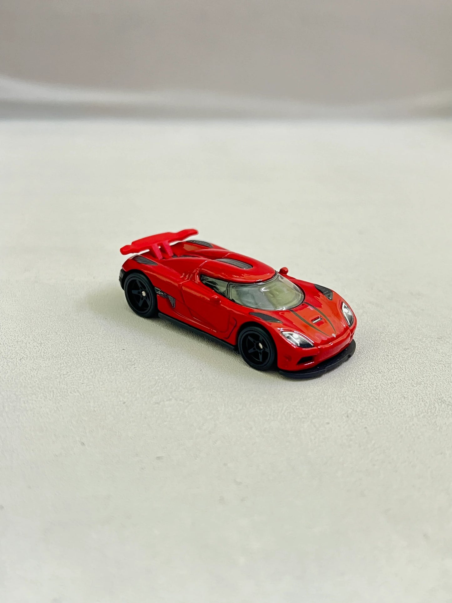 UNCARDED - PREMIUM - KOENIGSEGG AGERA - RED - Its Fun