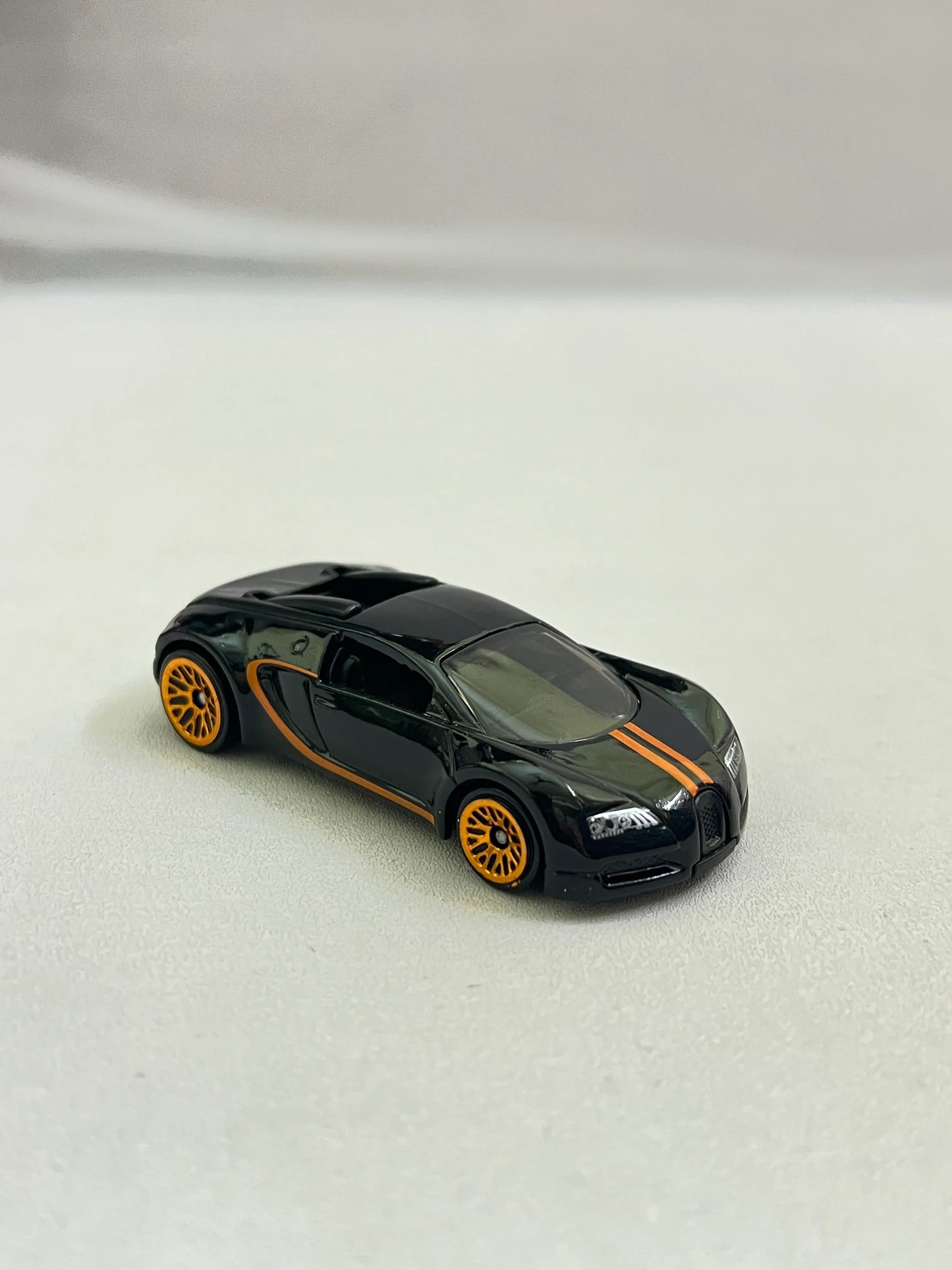 UNCARDED - BUGATTI VEYRON - Its Fun