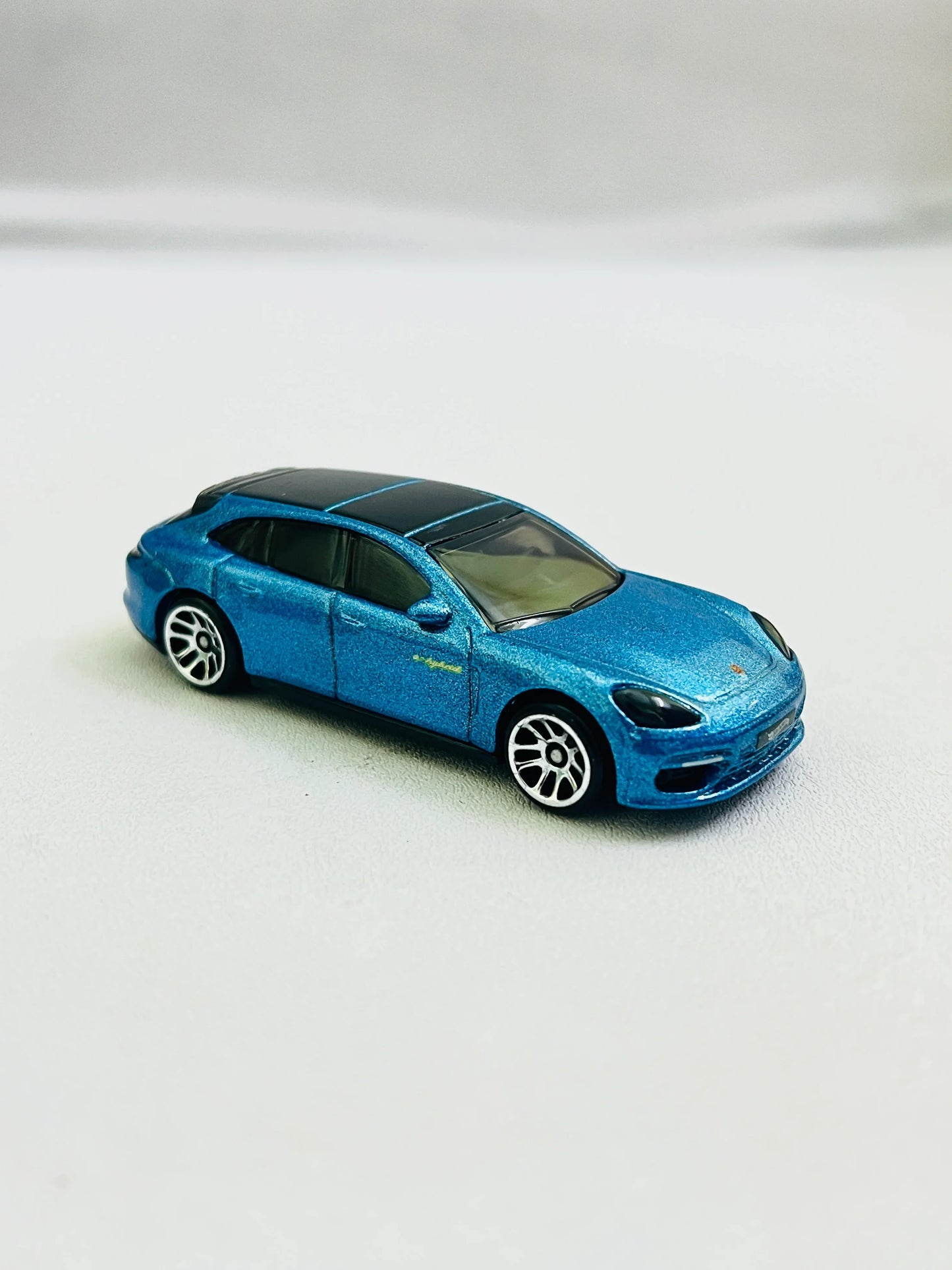 UNCARDED - PORSCHE PANAMERA - Its Fun