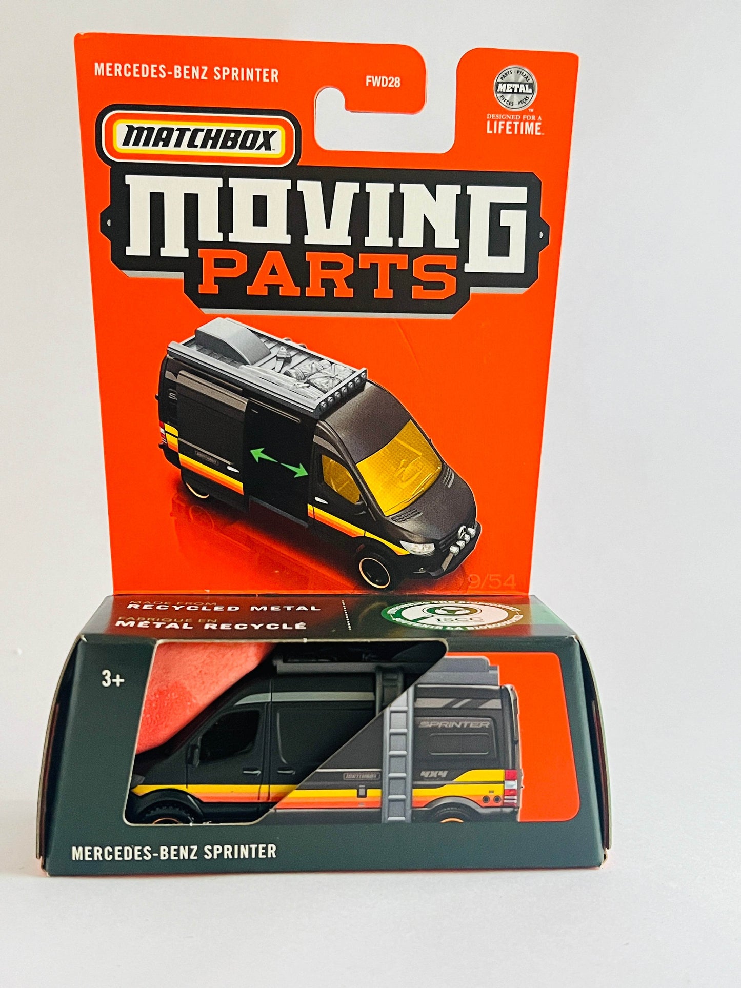MATCHBOX MOVING PARTS - MERCEDES BENZ SPRINTER - ZX4 - Its Fun